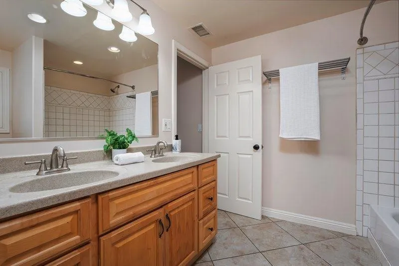 https://cdn.realtyfeed.com/cdn/127/260004320/3d304783351f16dce934cc5e468c2fbe.webp