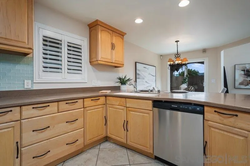https://cdn.realtyfeed.com/cdn/127/260004320/5094adcd1bc0494758845decd80b0e9b.webp