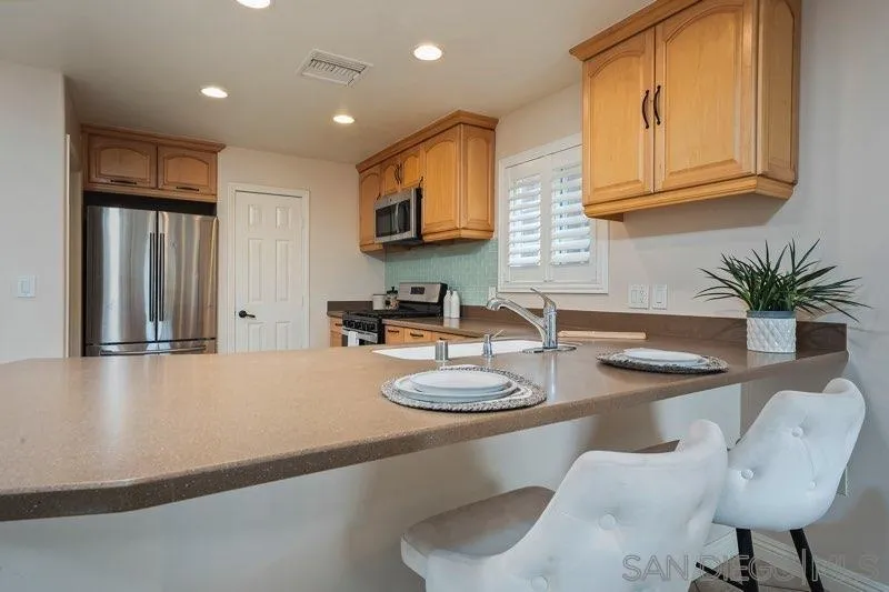 https://cdn.realtyfeed.com/cdn/127/260004320/a75e9983798d2d1383ba8acfa8df93d4.webp