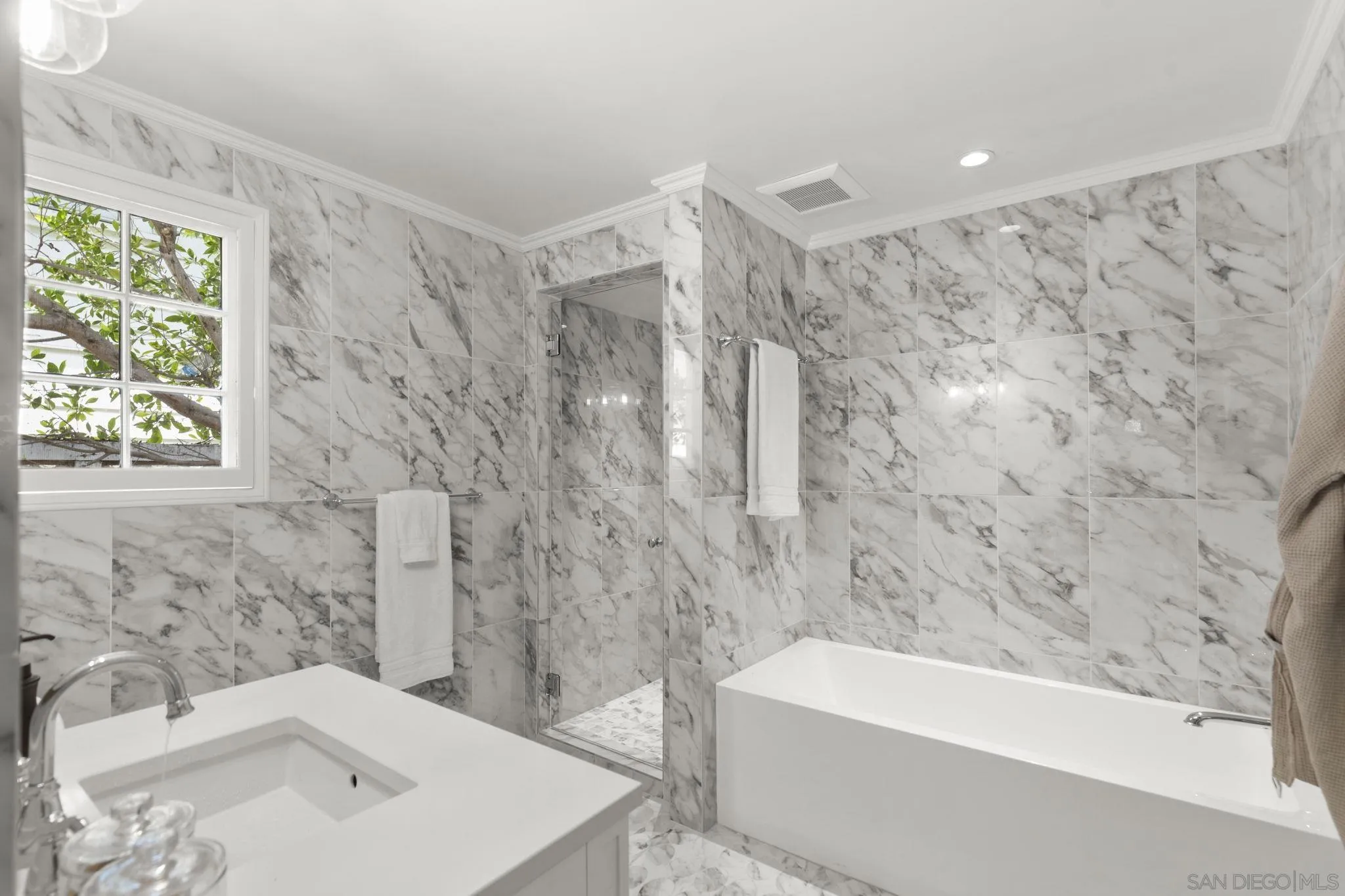 https://cdn.realtyfeed.com/cdn/127/260004321/c9262678d6d240d10e71a236800fb133.webp
