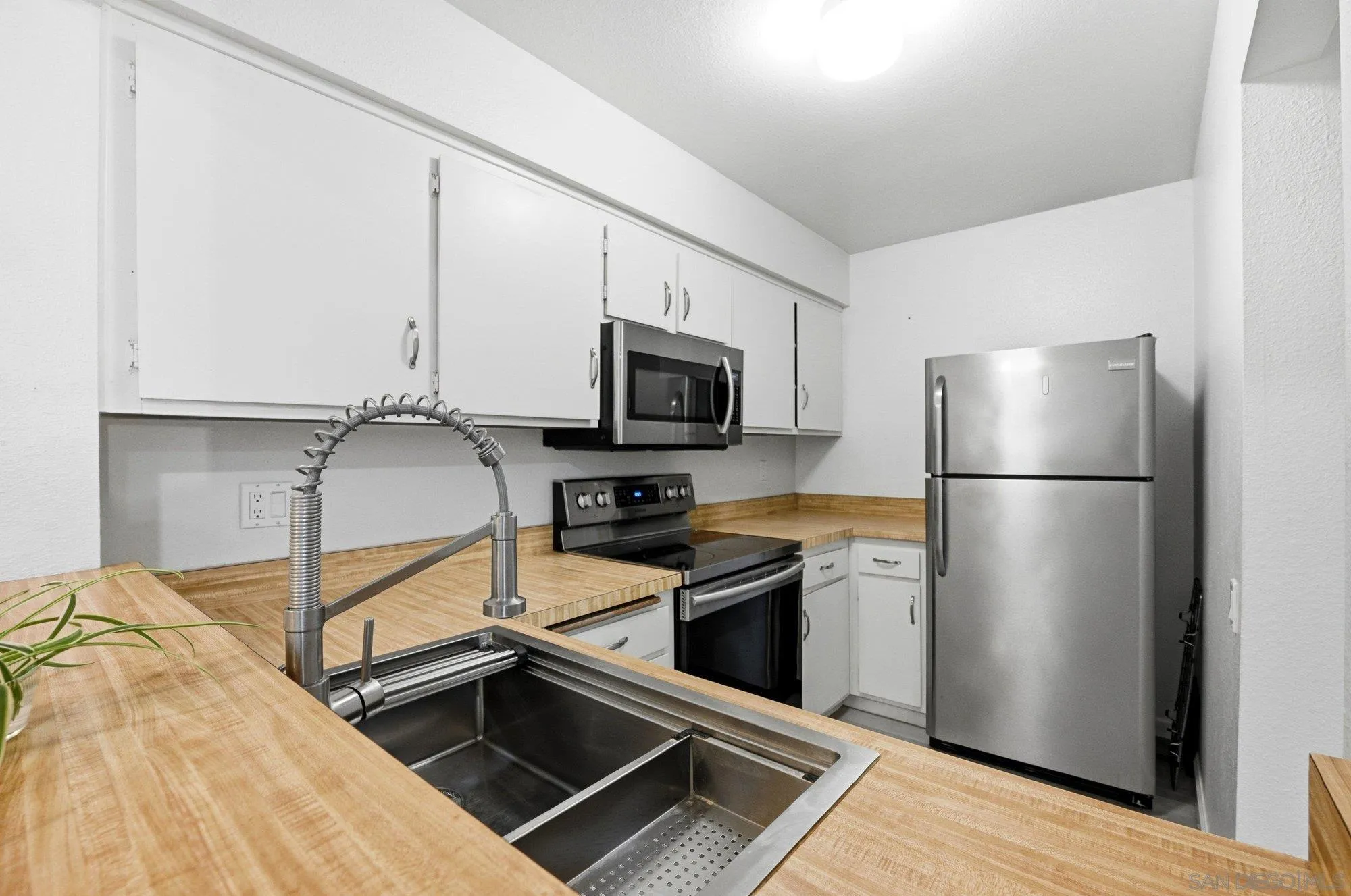 Photo #3: 260004322 Listing: Photo #3