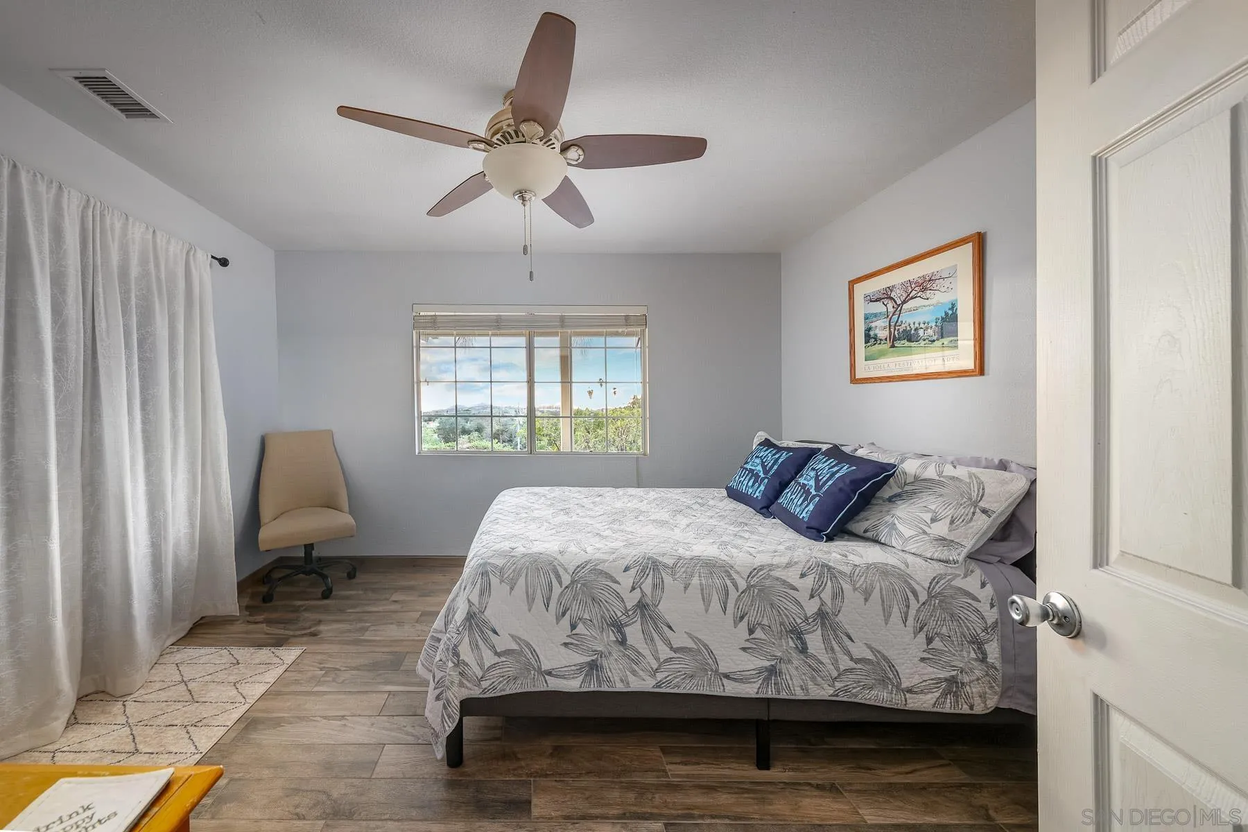 https://cdn.realtyfeed.com/cdn/127/260004325/7ee72b94f50e807a4cb4947fa631c870.webp
