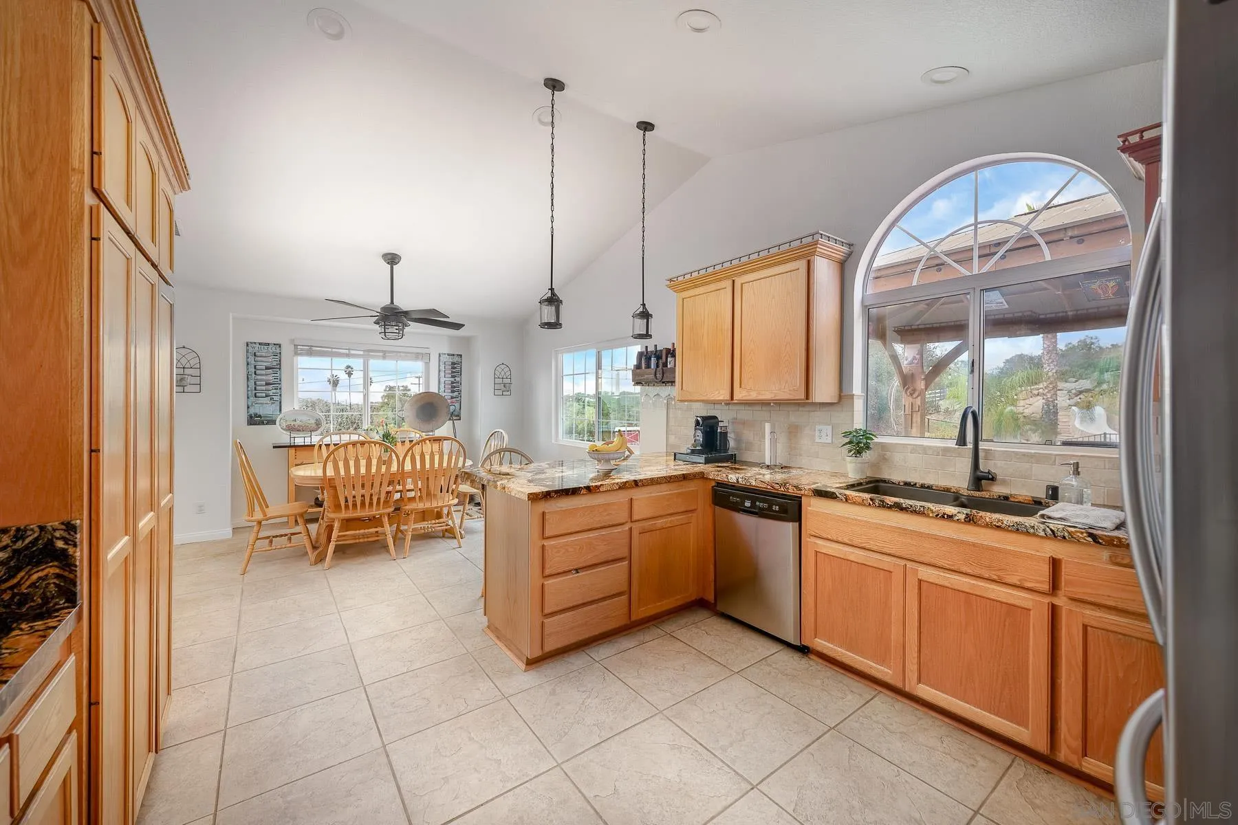 https://cdn.realtyfeed.com/cdn/127/260004325/9744fe431c9d2f859be26ccb9d4754c3.webp