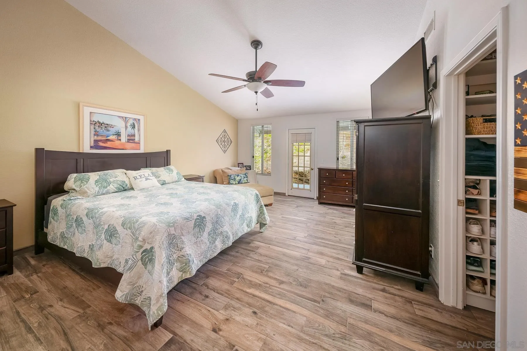 https://cdn.realtyfeed.com/cdn/127/260004325/c1a3bb7310188a2a06ac5533ce5da236.webp