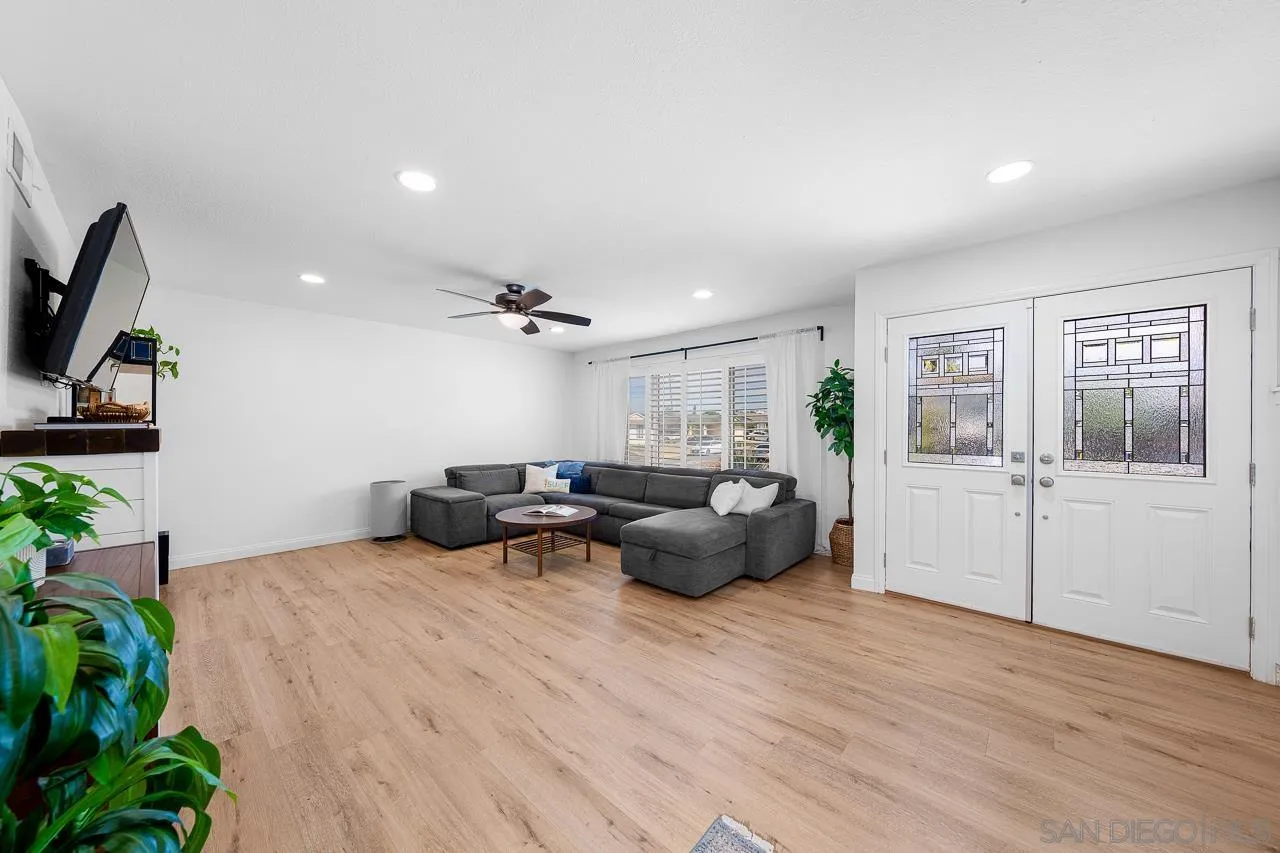 https://cdn.realtyfeed.com/cdn/127/260004329/4ace7e5c85e82409353a8ccf9fb9b126.webp