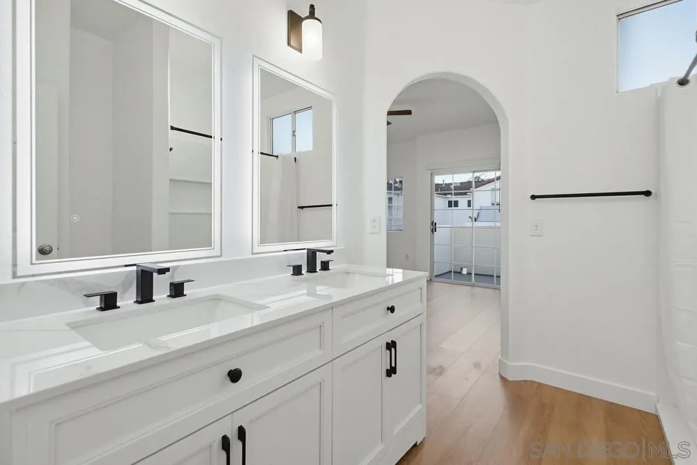 https://cdn.realtyfeed.com/cdn/127/260004330/a7c9f9a8bbf966dea8f6d78ec9c64799.webp