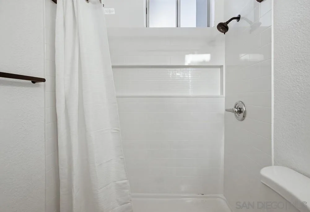 https://cdn.realtyfeed.com/cdn/127/260004330/b5ef8e3a5c18a74aeea0f51fe8e2456f.webp