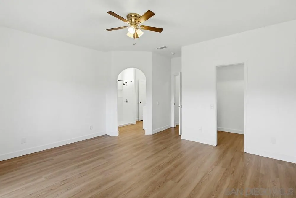 https://cdn.realtyfeed.com/cdn/127/260004330/f81908d4d15667bf16b3961b1596f77f.webp
