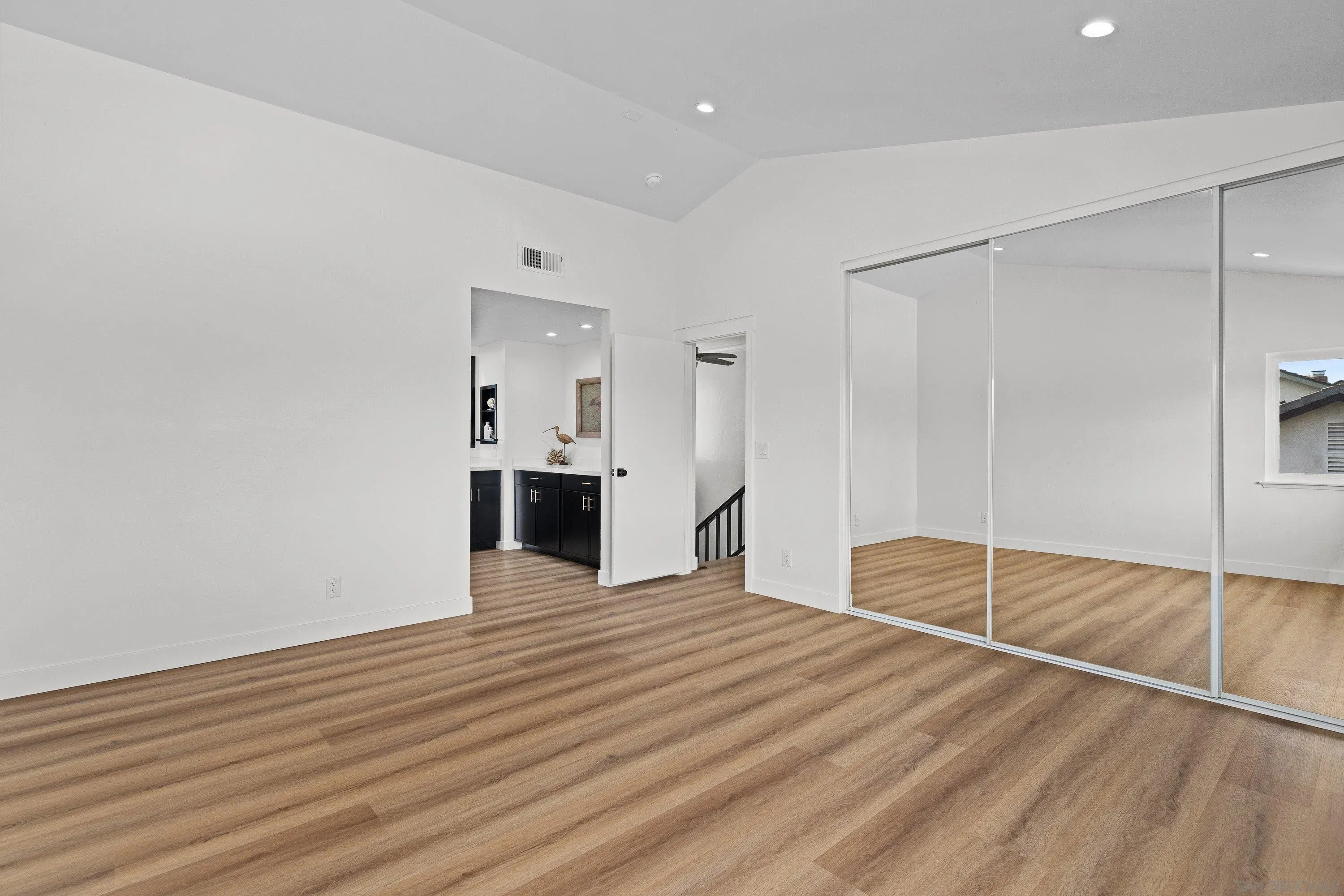 https://cdn.realtyfeed.com/cdn/127/260004332/9c7ff0ff0391defa01e92239dc6dfa39.webp