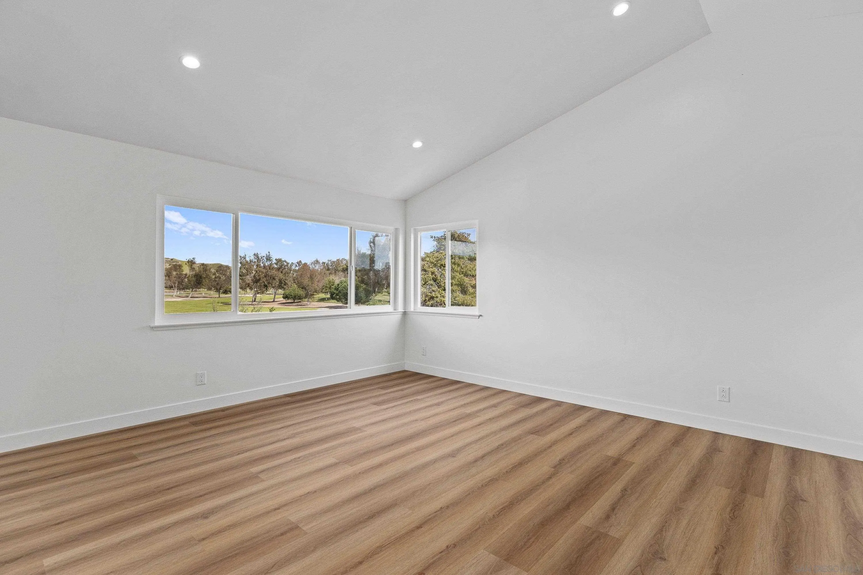 https://cdn.realtyfeed.com/cdn/127/260004332/9db498947a83ed0b0f7b3179963fbc0f.webp