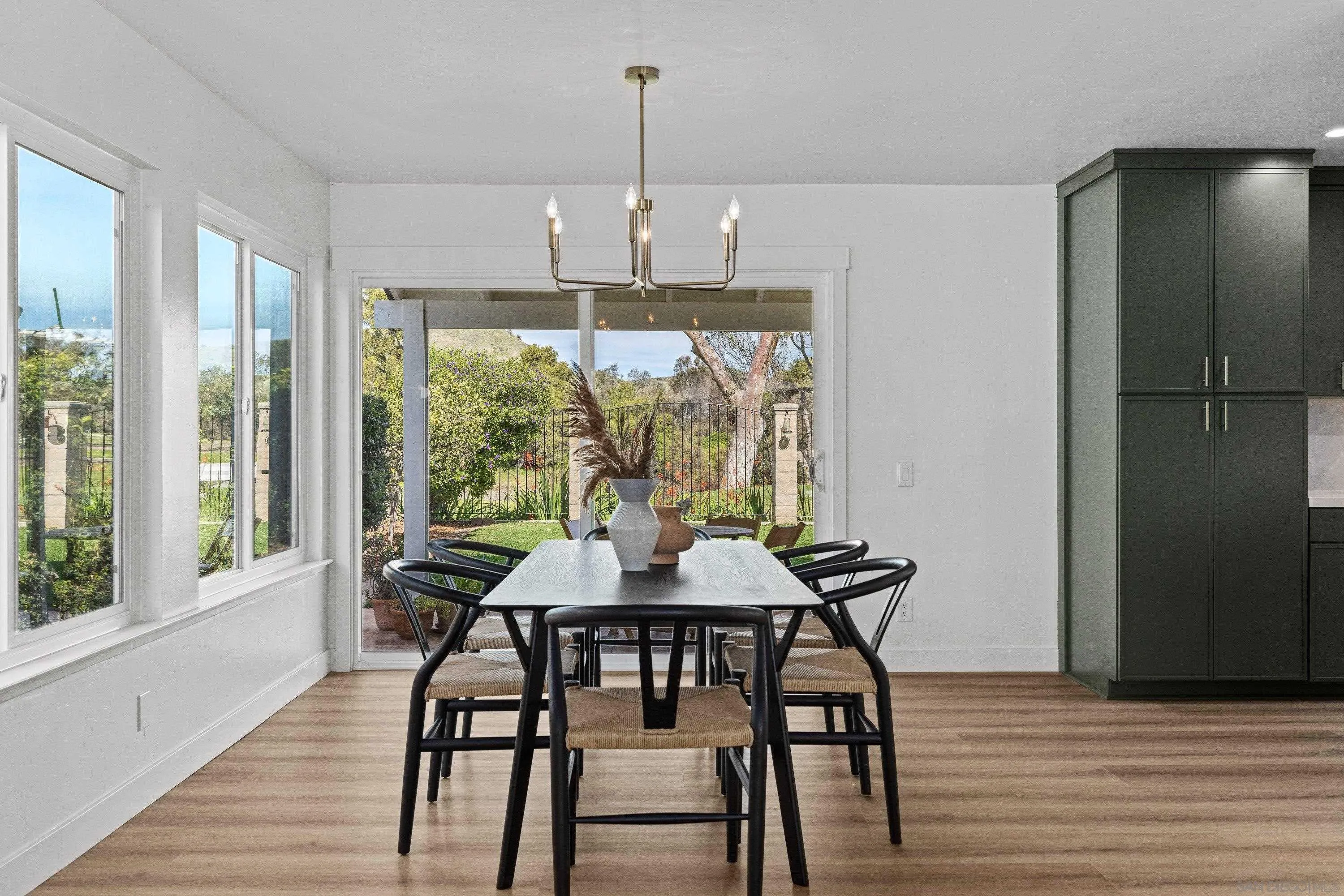 https://cdn.realtyfeed.com/cdn/127/260004332/e8c57ecea077401ae168888af28b05bd.webp
