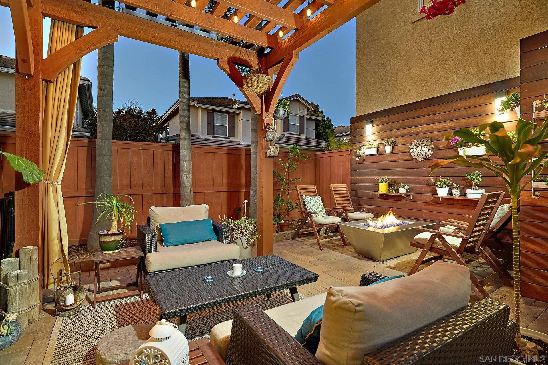 https://cdn.realtyfeed.com/cdn/127/260004335/25fe42309cf617e72a60d3d6fcb6ec78.webp