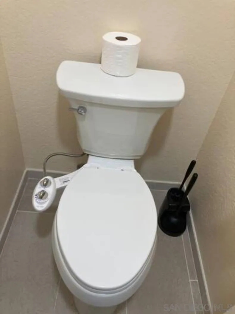 https://cdn.realtyfeed.com/cdn/127/260004344/c6f0e41abd6c66c2292279e9b0753d40.webp