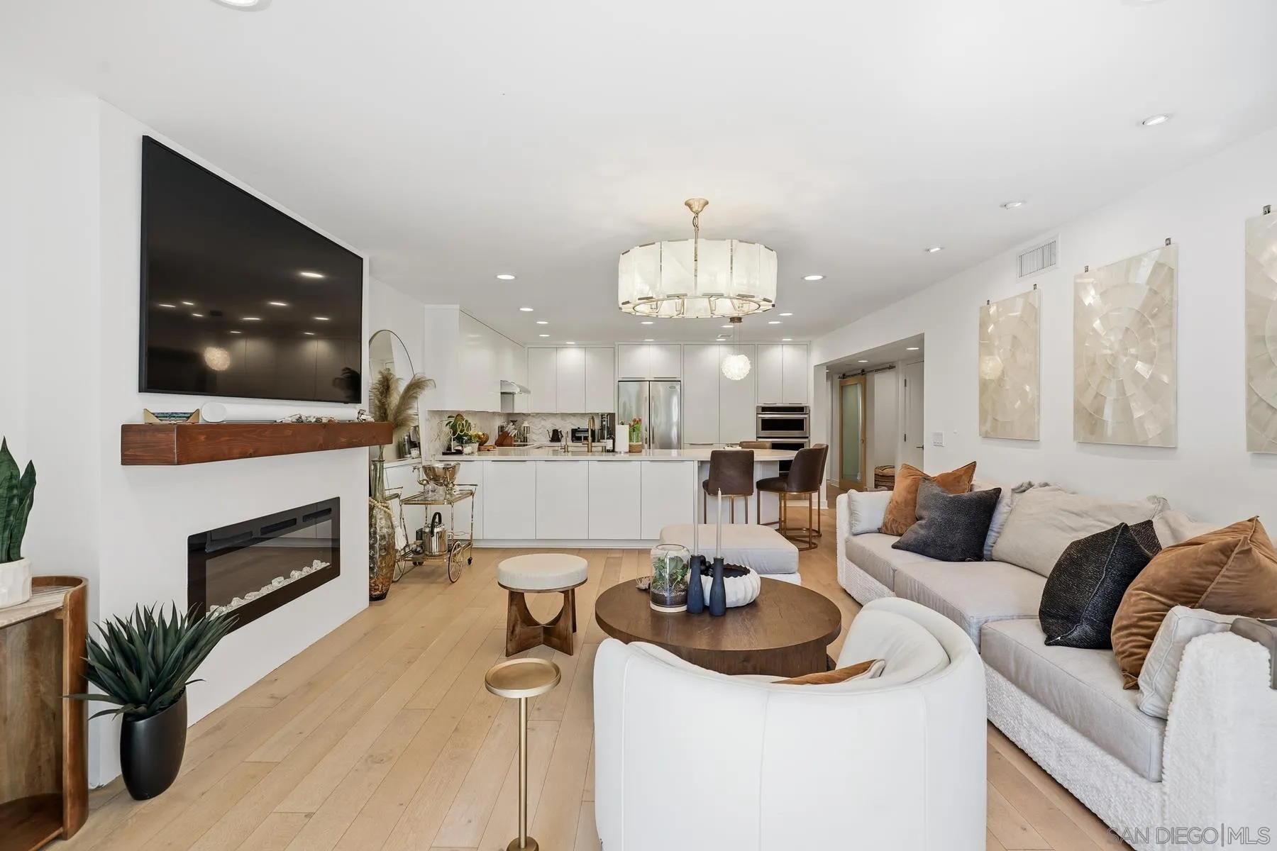 Photo #2: 260004349 Listing: Photo #2