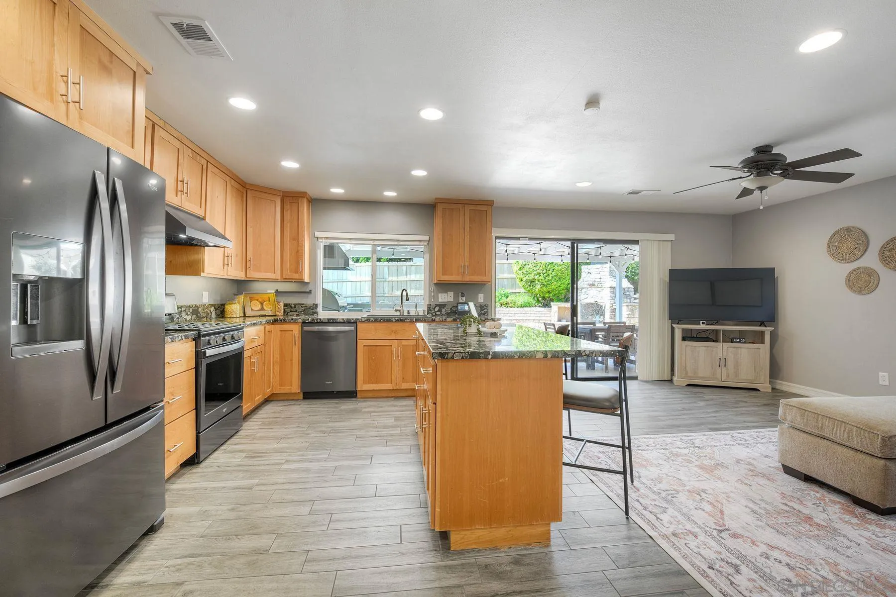 https://cdn.realtyfeed.com/cdn/127/260004351/7ca403625d6d9ba6ed2d2e0e1d530172.webp