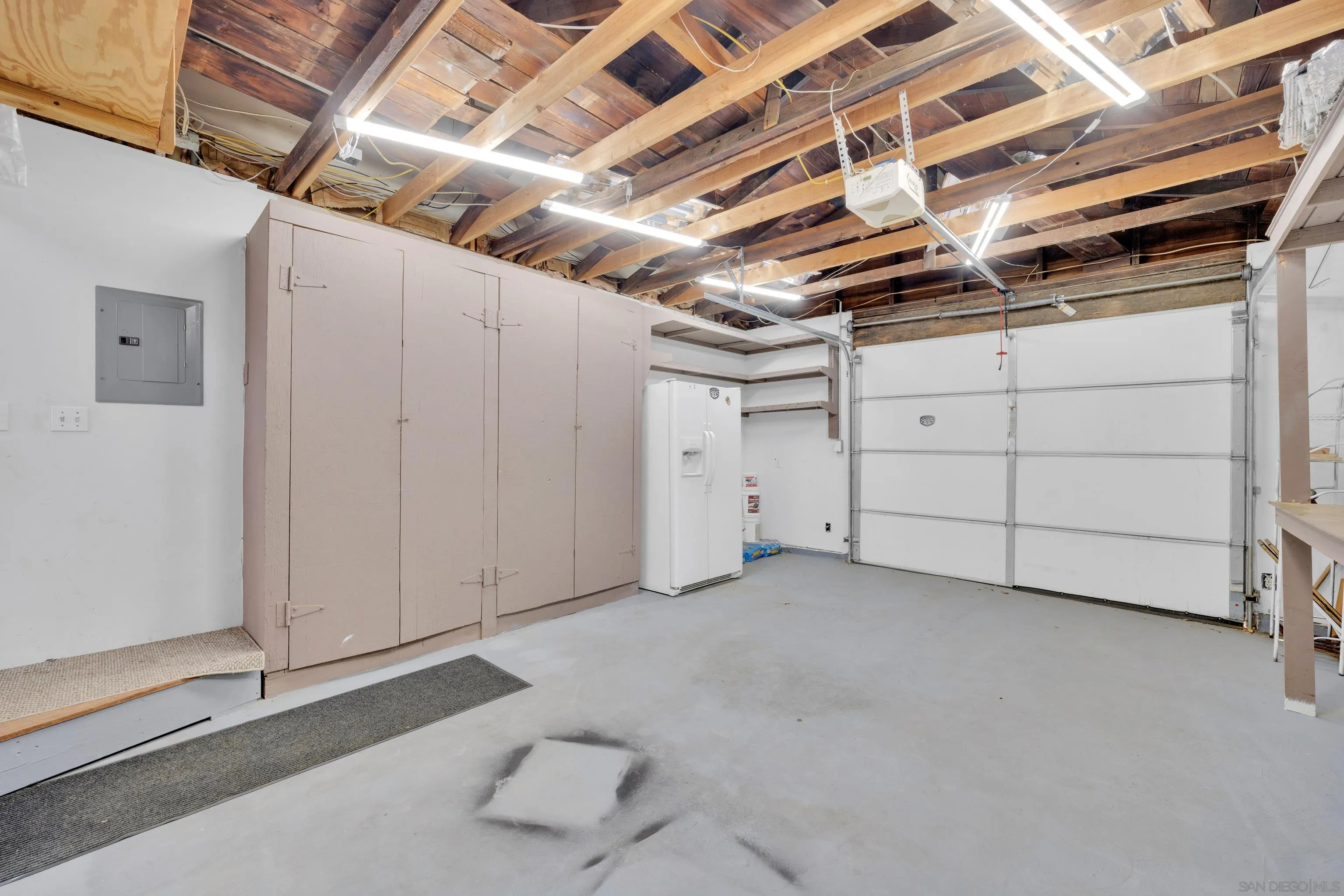 https://cdn.realtyfeed.com/cdn/127/260004353/51b6a560bcb47a4dec243ebb5d0015b8.webp