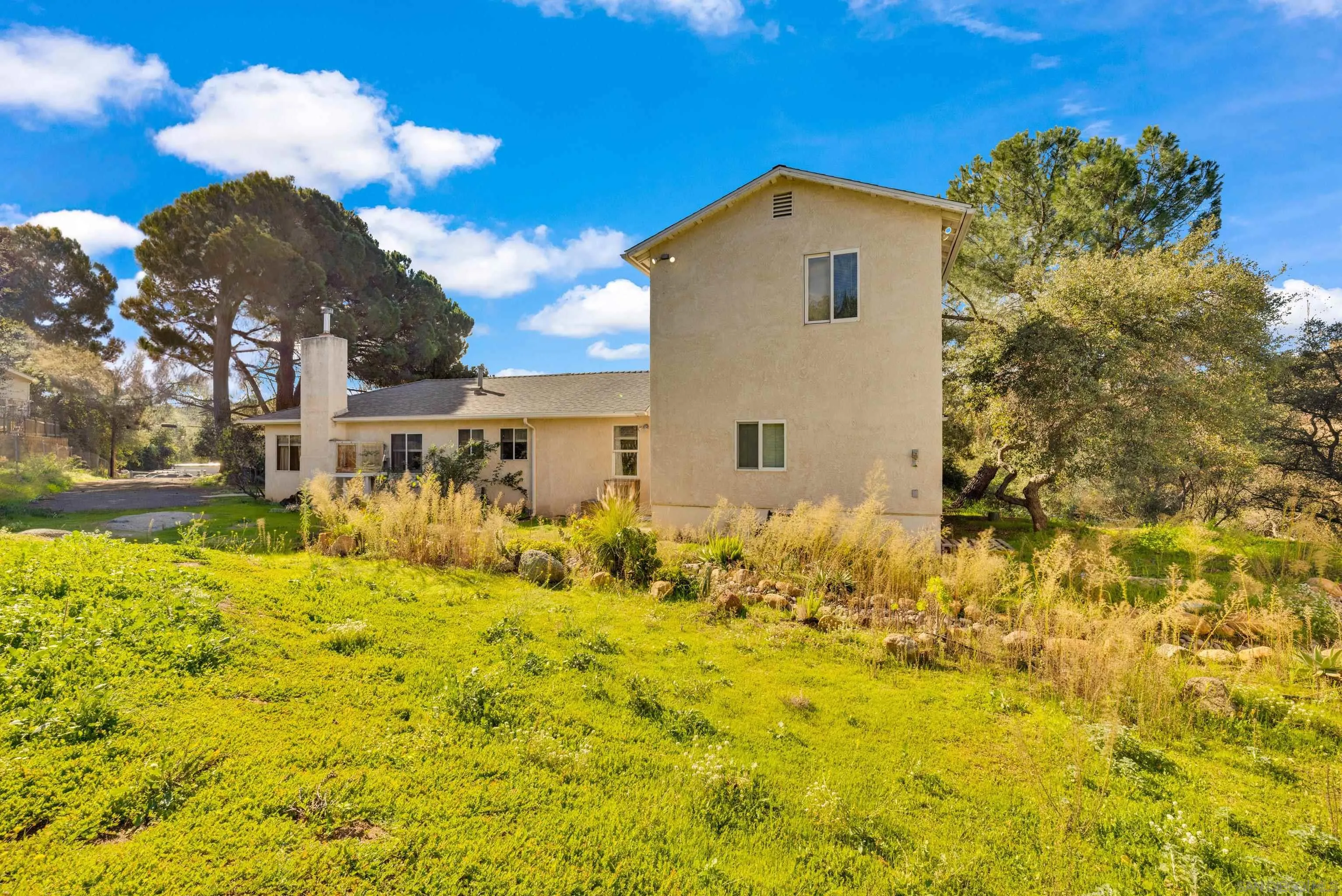 https://cdn.realtyfeed.com/cdn/127/260004353/8944b45b6ca442e0550ca798391b011d.webp