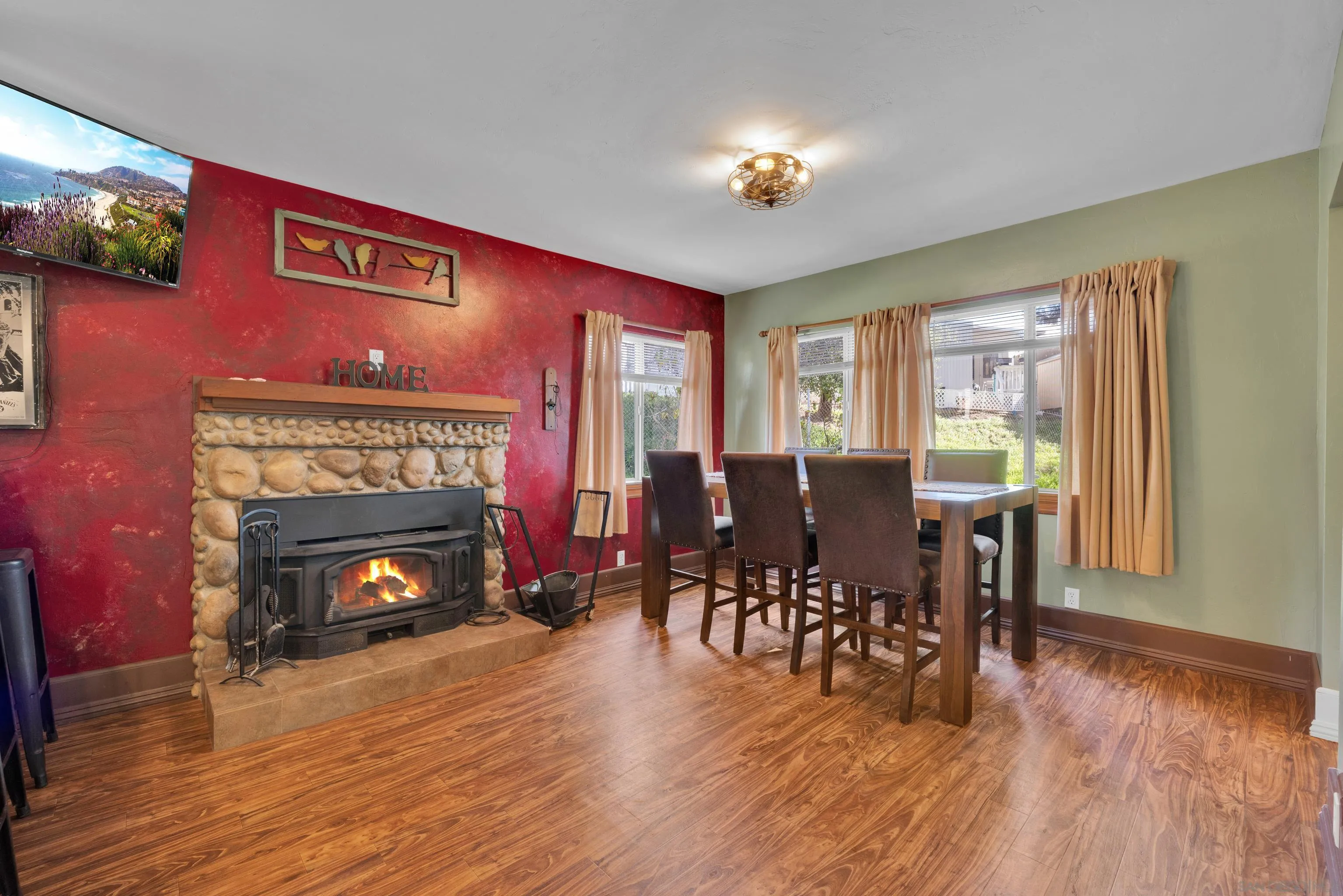 https://cdn.realtyfeed.com/cdn/127/260004353/8a98491a7f218a315c6ce450b3194dbf.webp