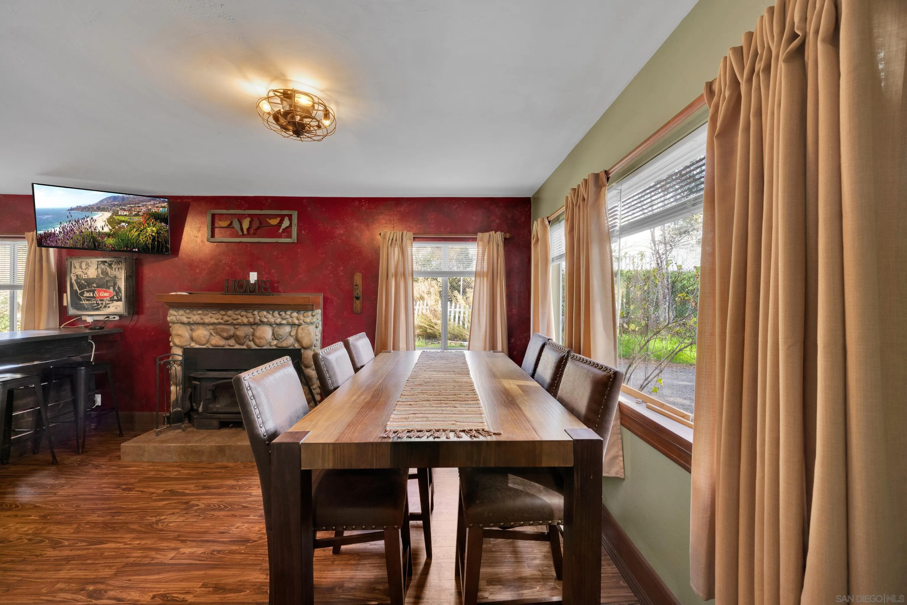 https://cdn.realtyfeed.com/cdn/127/260004353/b30da18e25f110714a615ac1b48b098f.webp