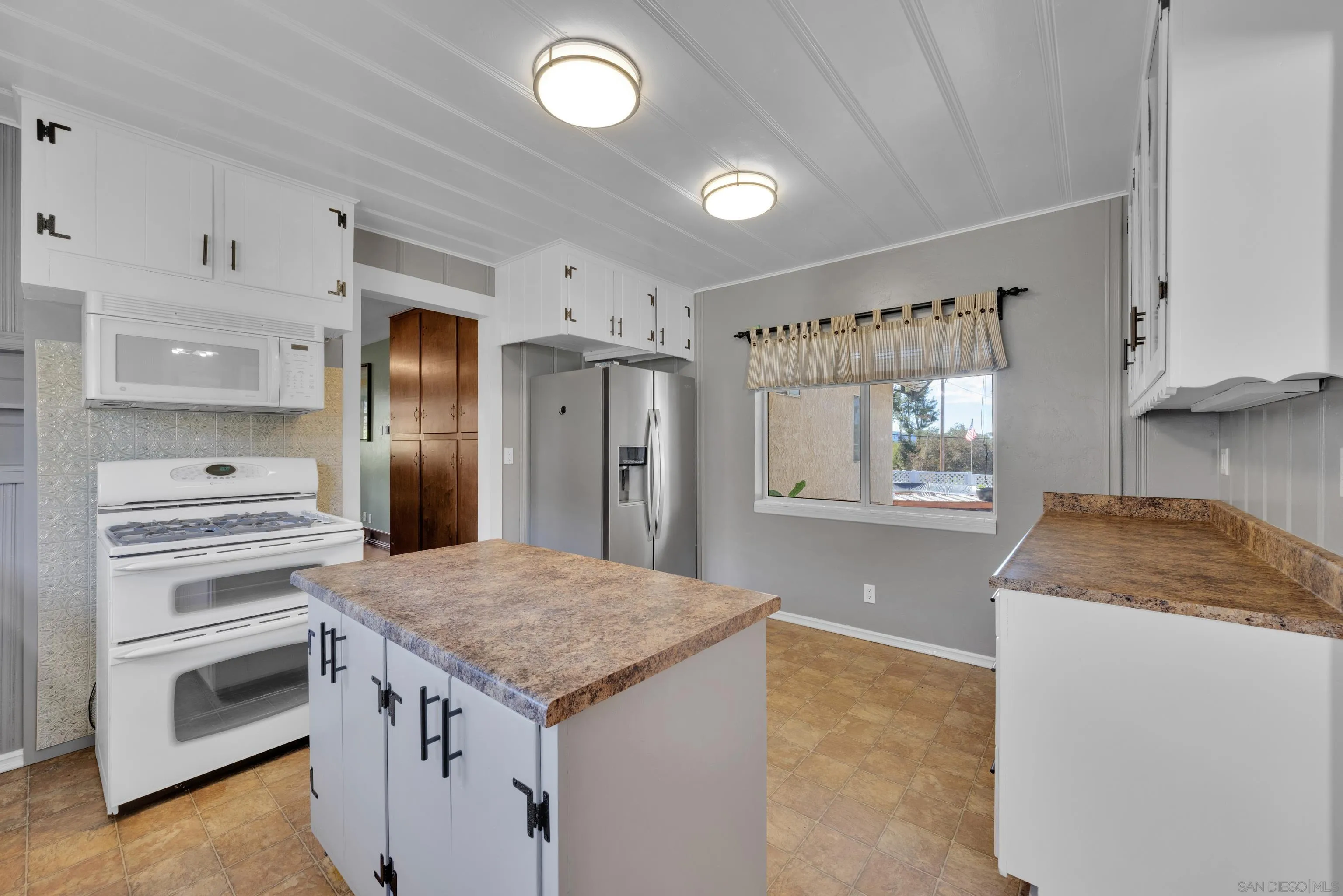 https://cdn.realtyfeed.com/cdn/127/260004353/e775e177502a8209bfbd7fd88eb42608.webp
