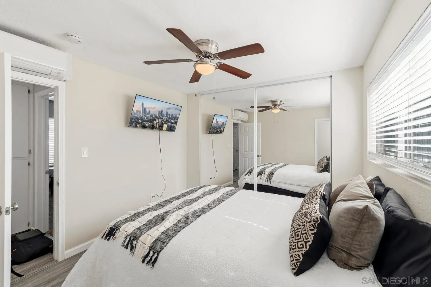https://cdn.realtyfeed.com/cdn/127/260004356/567e884a21342ab566b6d4f751c1a7f4.webp