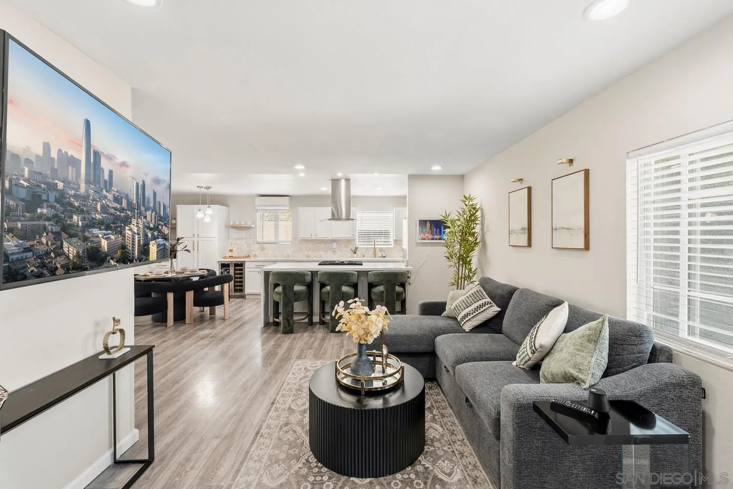 https://cdn.realtyfeed.com/cdn/127/260004356/ec82c609f0839182e41504adc7928b6a.webp