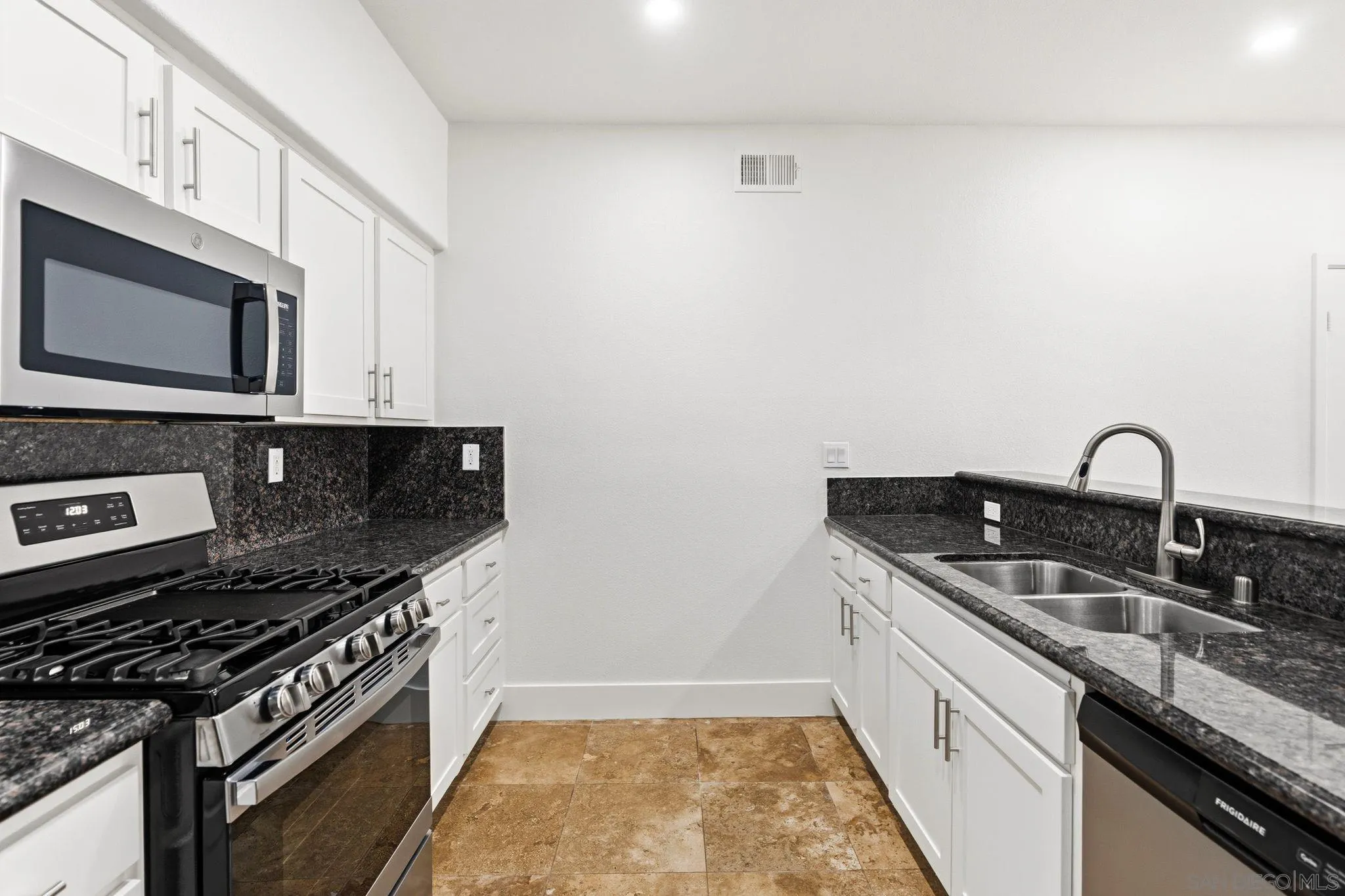 Photo #5: 260004359 Listing: Photo #5