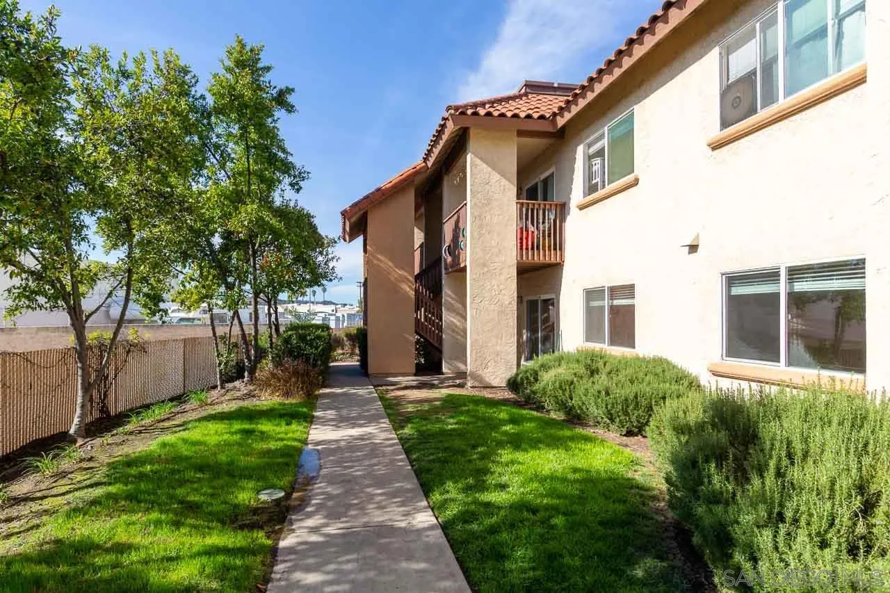 https://cdn.realtyfeed.com/cdn/127/260004365/a4a04a04a837f2c4a6e3a6c7ae9571f9.webp