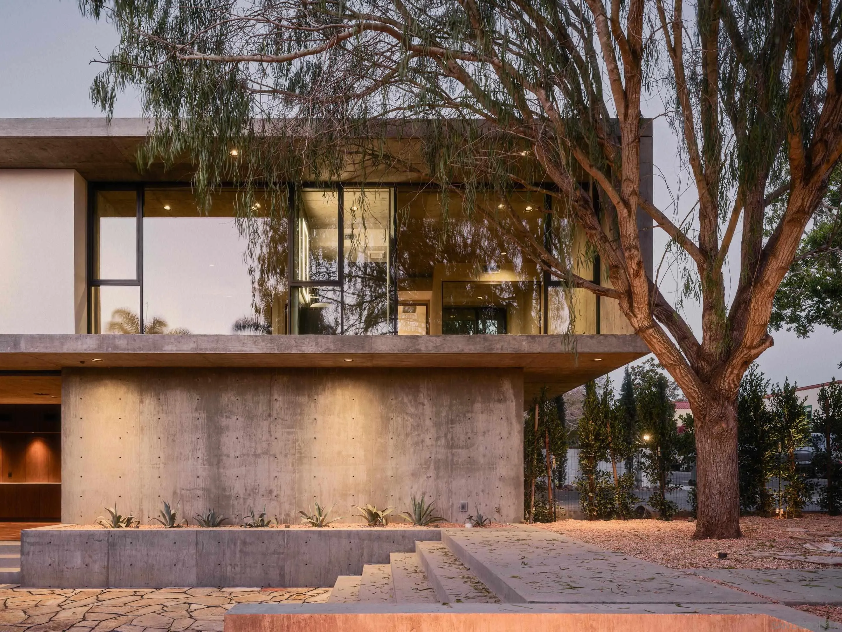 https://cdn.realtyfeed.com/cdn/127/260004373/6feafb1b48887ad895c8823f083be435.webp