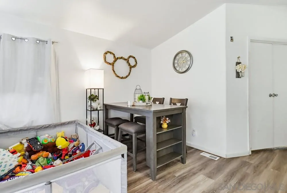 https://cdn.realtyfeed.com/cdn/127/260004375/844f59ac671cdf8c121e6ca8ed750f26.webp