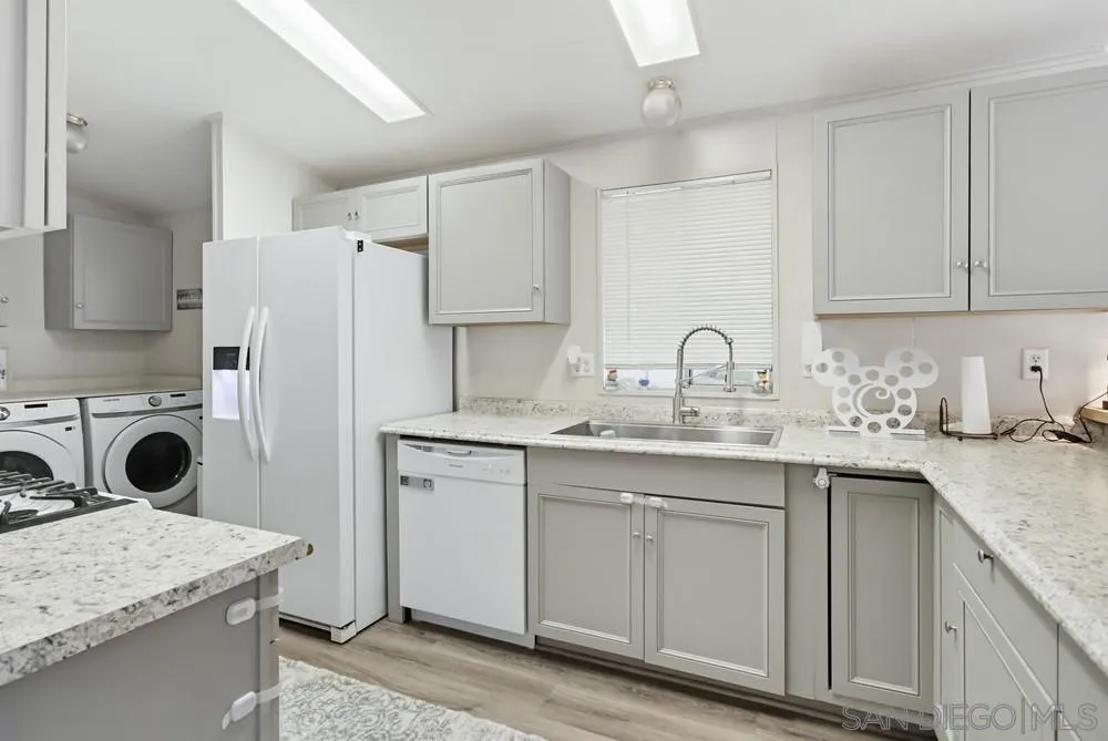 https://cdn.realtyfeed.com/cdn/127/260004375/b57077febd9bff46ba99120e63f977d5.webp