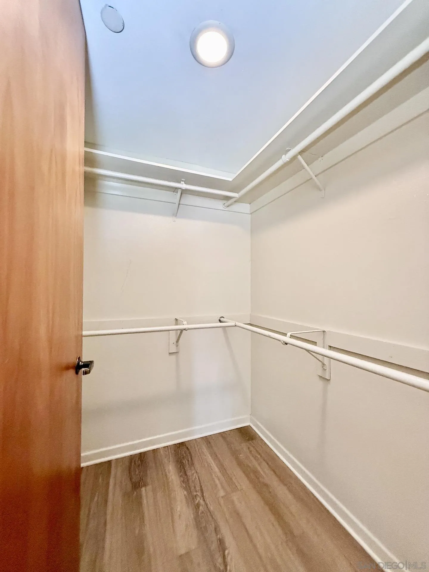 https://cdn.realtyfeed.com/cdn/127/260004378/1ba07b8299d9568c76197d7164d776b3.webp