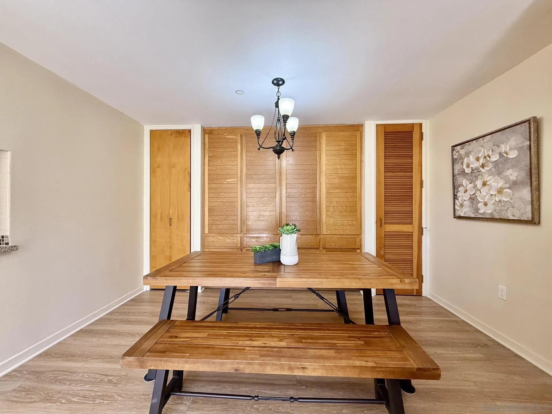 https://cdn.realtyfeed.com/cdn/127/260004378/1f3bdcad4cd6d9e4764a9852c12755aa.webp