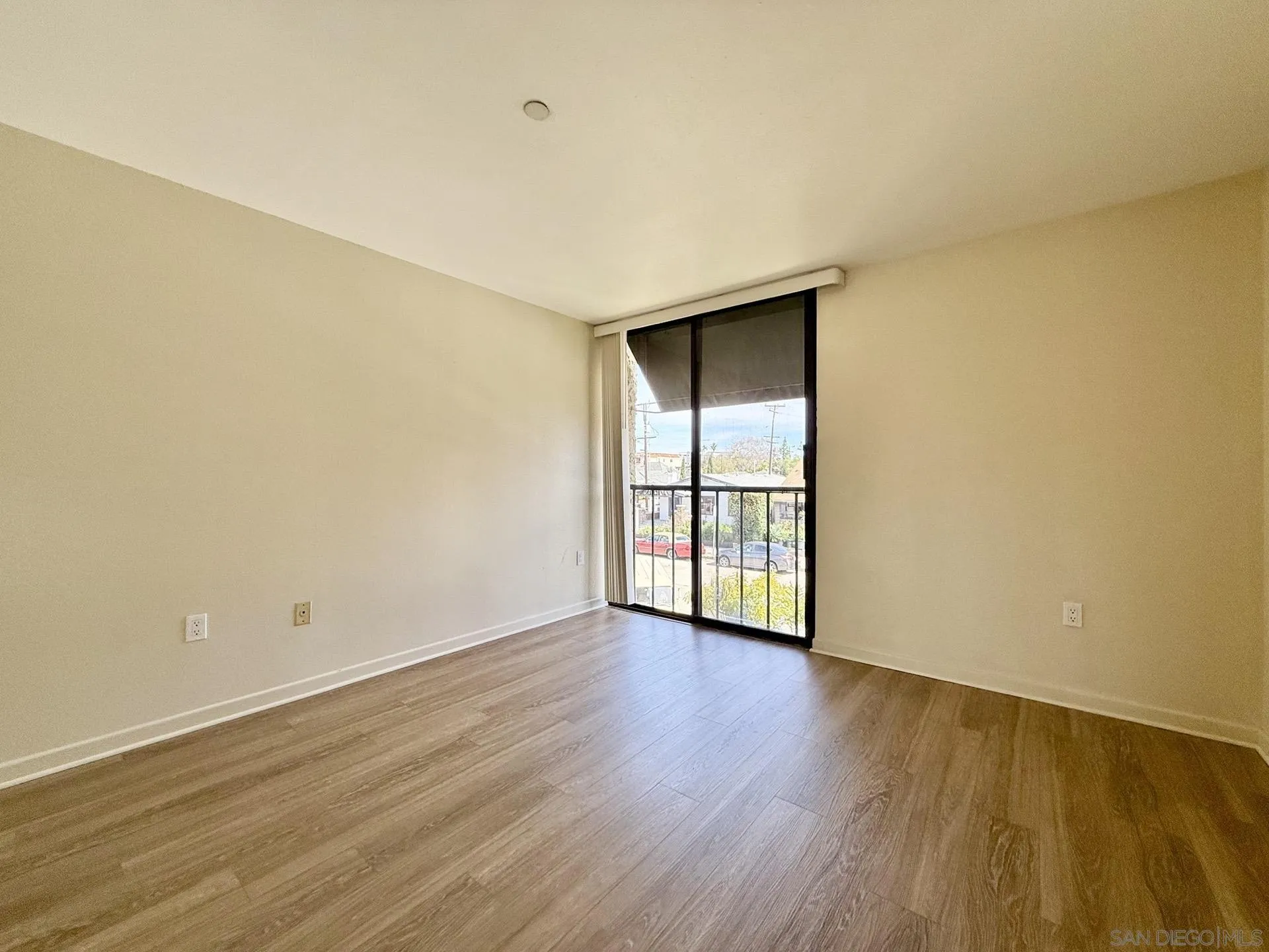 https://cdn.realtyfeed.com/cdn/127/260004378/becec5668f44599698340aa6234e66c8.webp