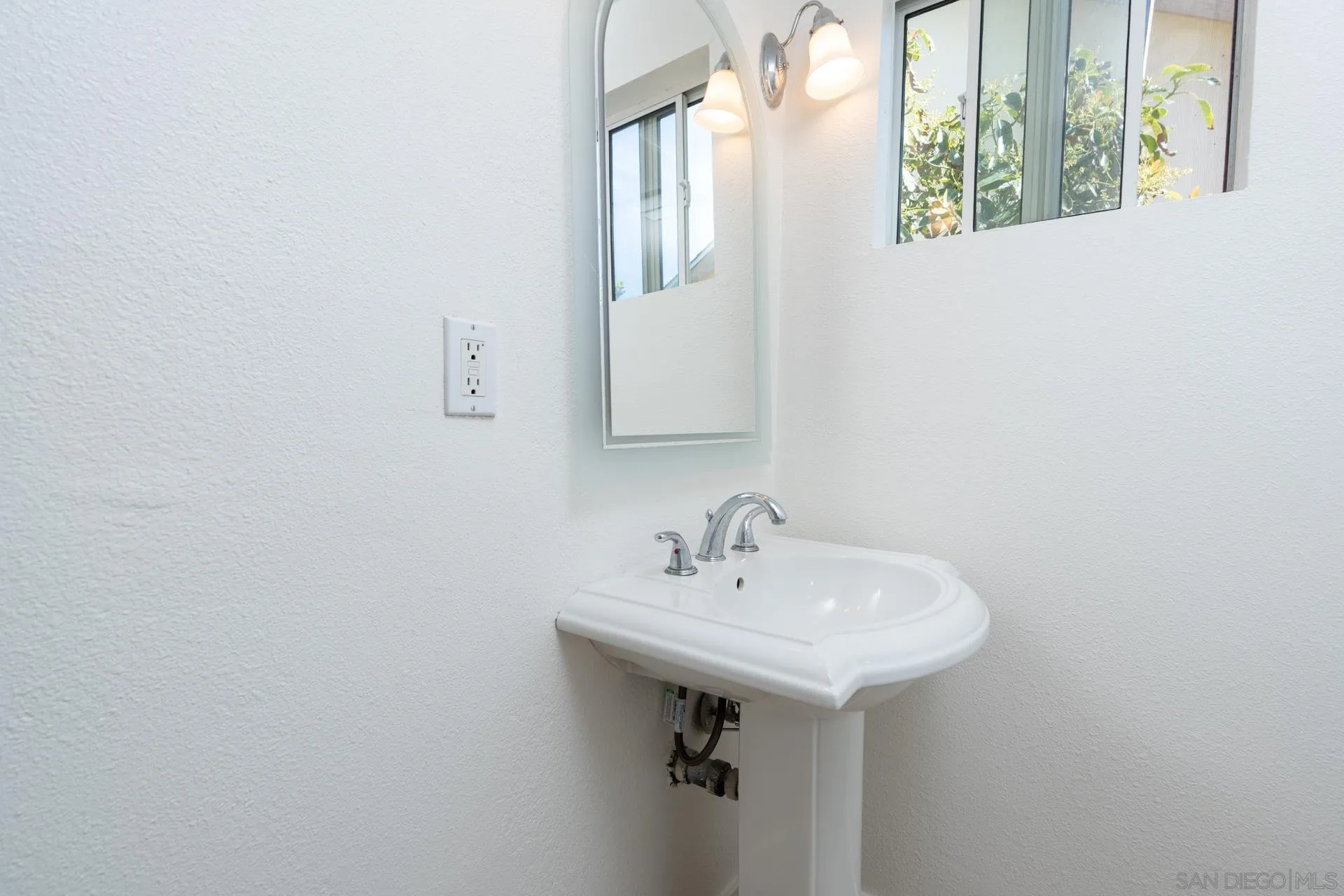 https://cdn.realtyfeed.com/cdn/127/260004382/2023826057e84efc356ed0896db647ce.webp