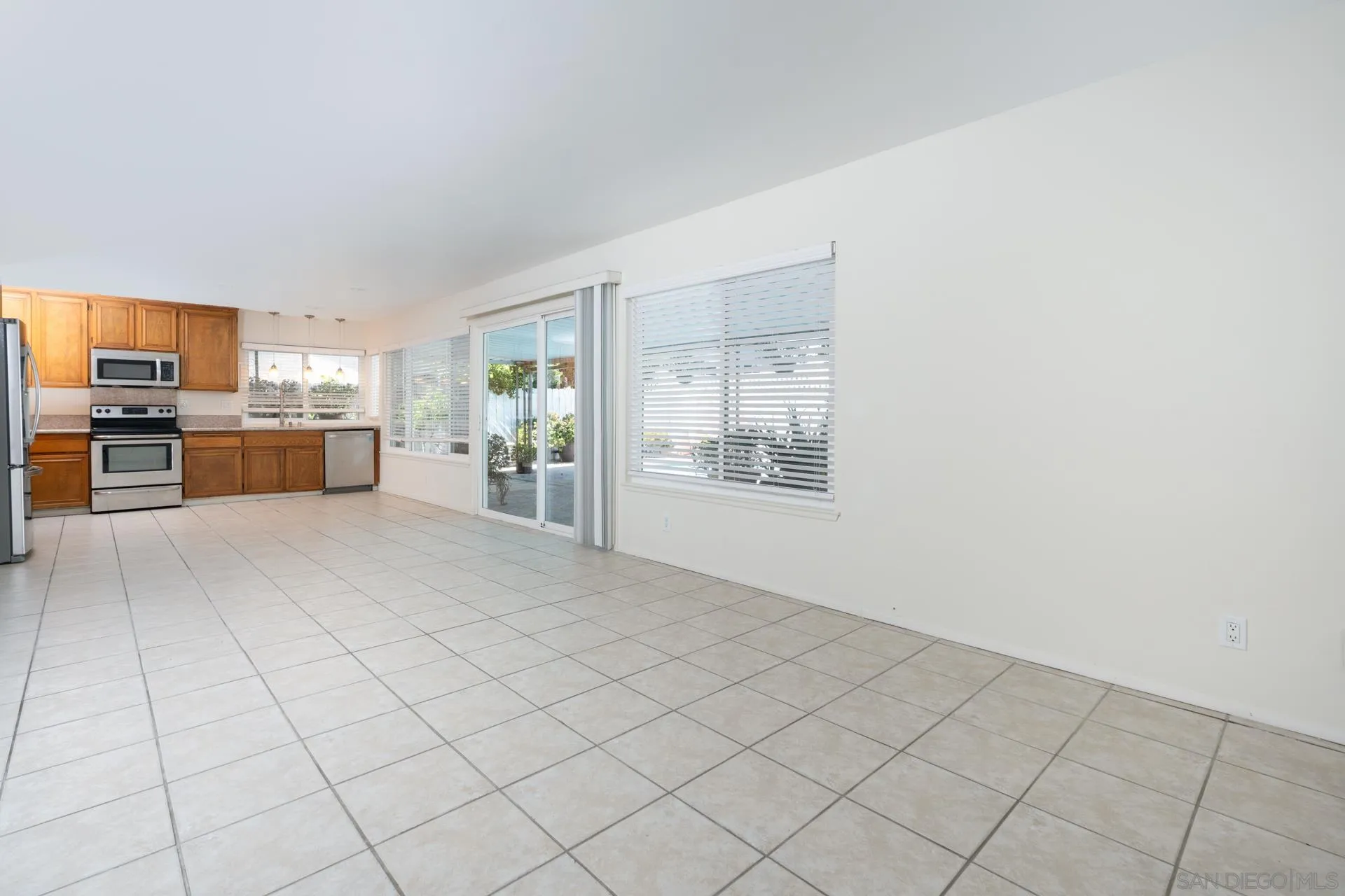 https://cdn.realtyfeed.com/cdn/127/260004382/37948166fba911f03f0027d4275b5d04.webp