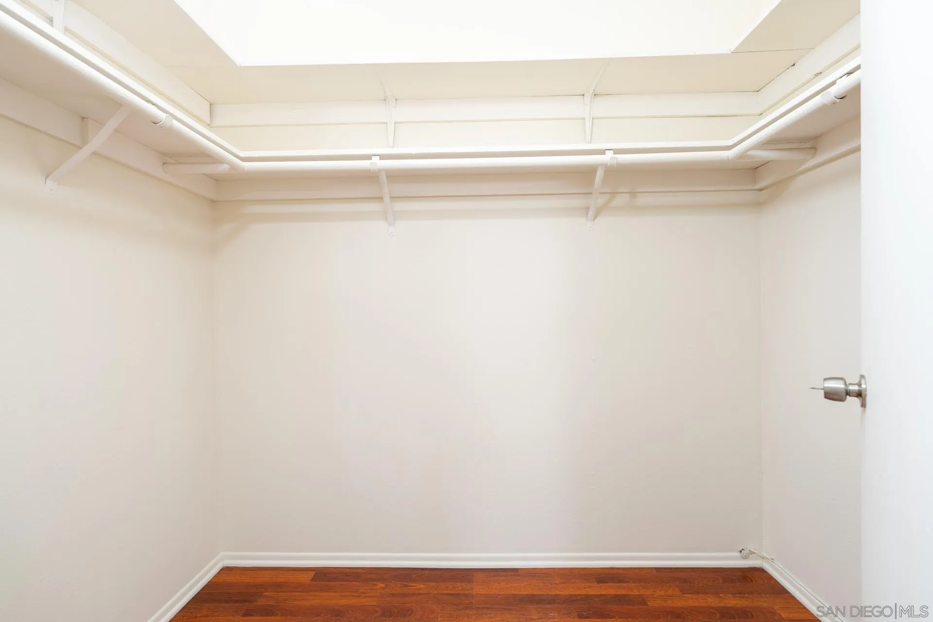 https://cdn.realtyfeed.com/cdn/127/260004382/ce3201f8c79f9dddd9303e9ac2f098b4.webp