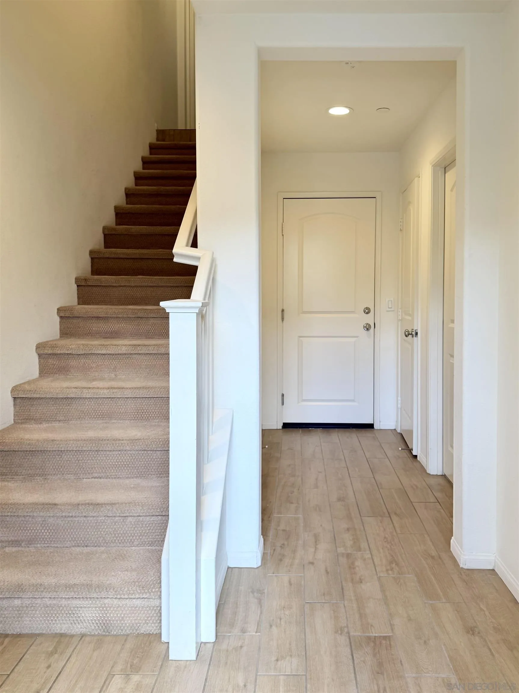 https://cdn.realtyfeed.com/cdn/127/260004383/1be9fff1808a9d1b2e6bed5d6e6a470e.webp