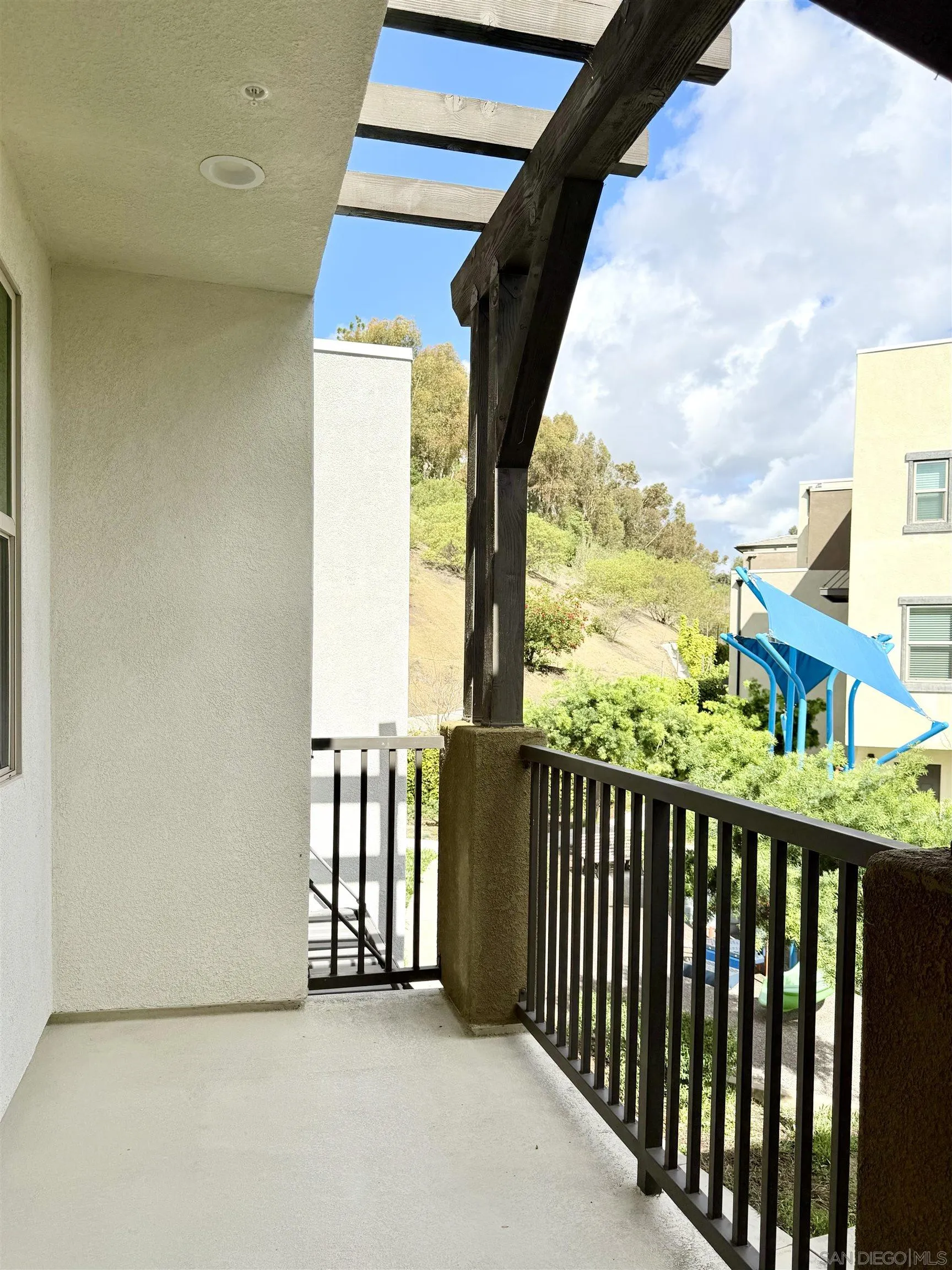 https://cdn.realtyfeed.com/cdn/127/260004383/2409910275d73ee8db1272addec42b57.webp
