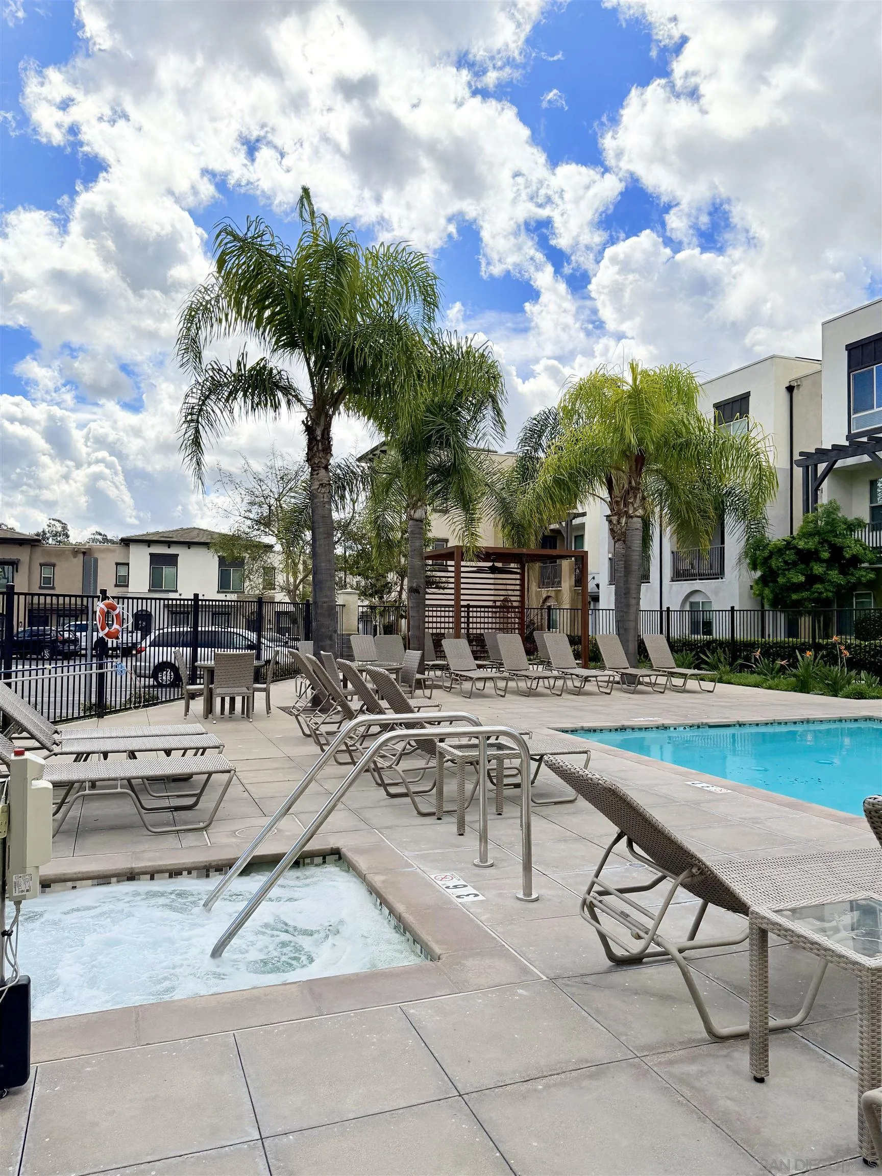 https://cdn.realtyfeed.com/cdn/127/260004383/ab3ea0108d0769f535887f2429f6adf1.webp