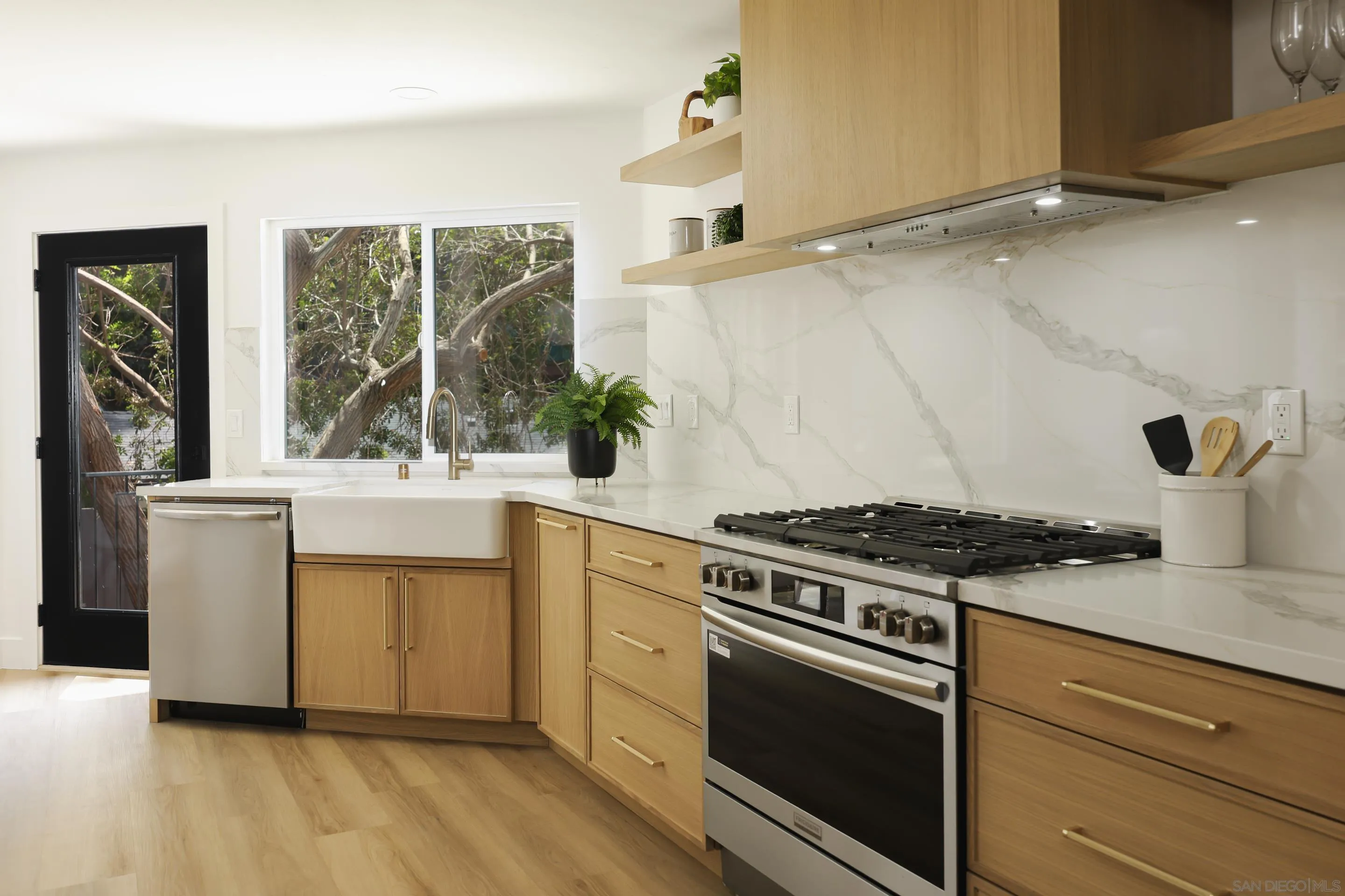https://cdn.realtyfeed.com/cdn/127/260004384/88a7dc080a752b2e118aa57def388559.webp
