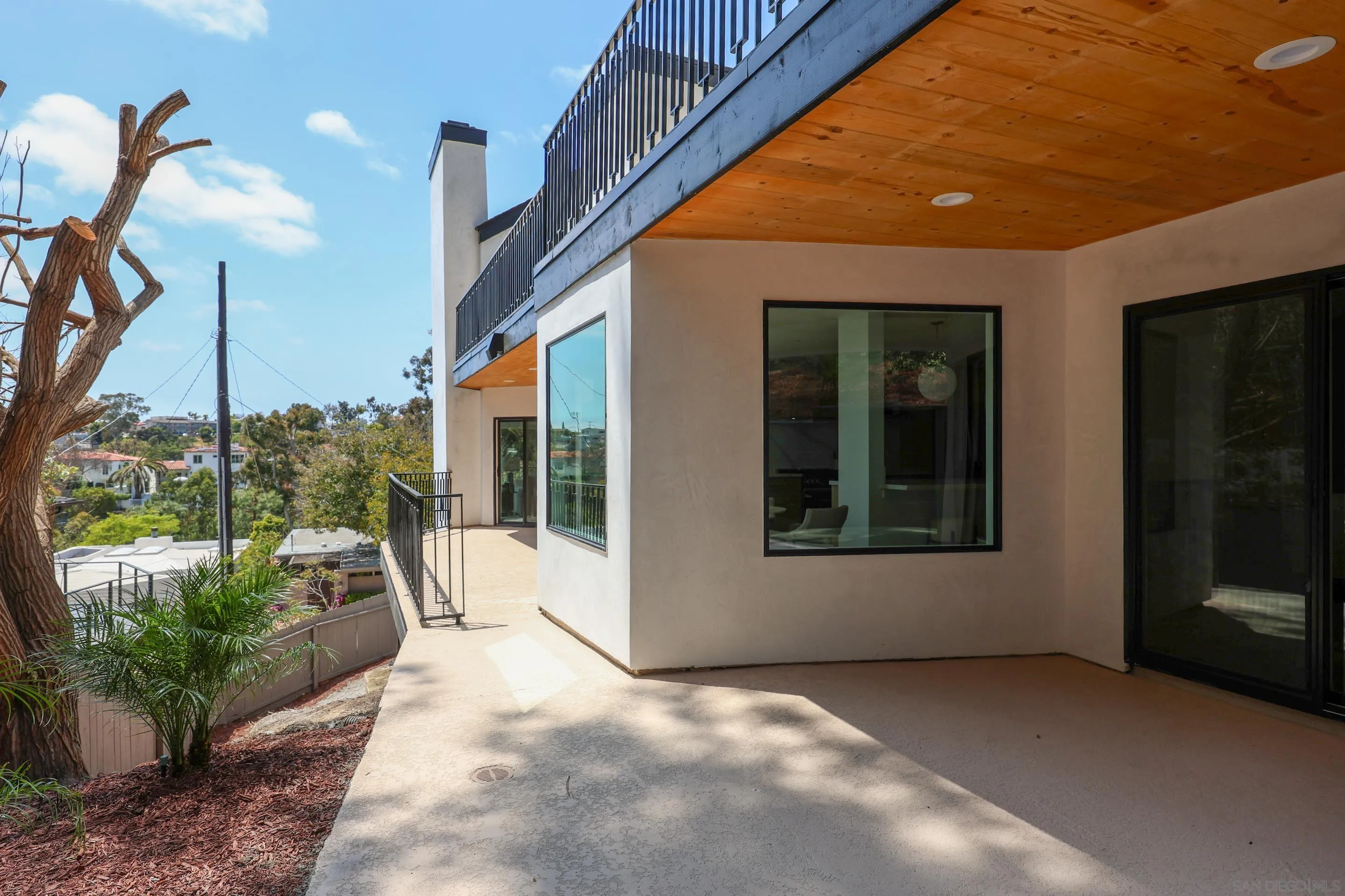 https://cdn.realtyfeed.com/cdn/127/260004384/9deed706df45ca13111ed187cfac15e6.webp