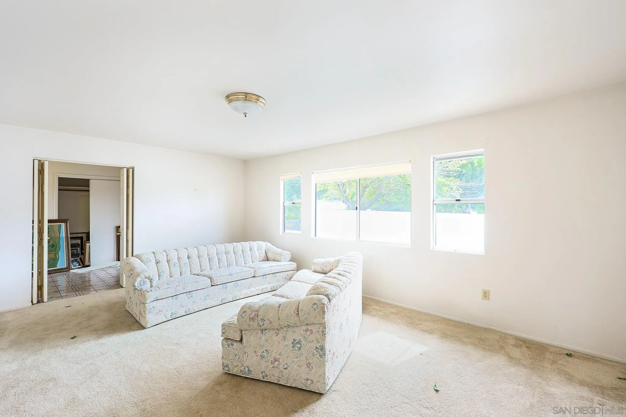 https://cdn.realtyfeed.com/cdn/127/260004385/42c60726840127a2f5bc882e89a81e13.webp