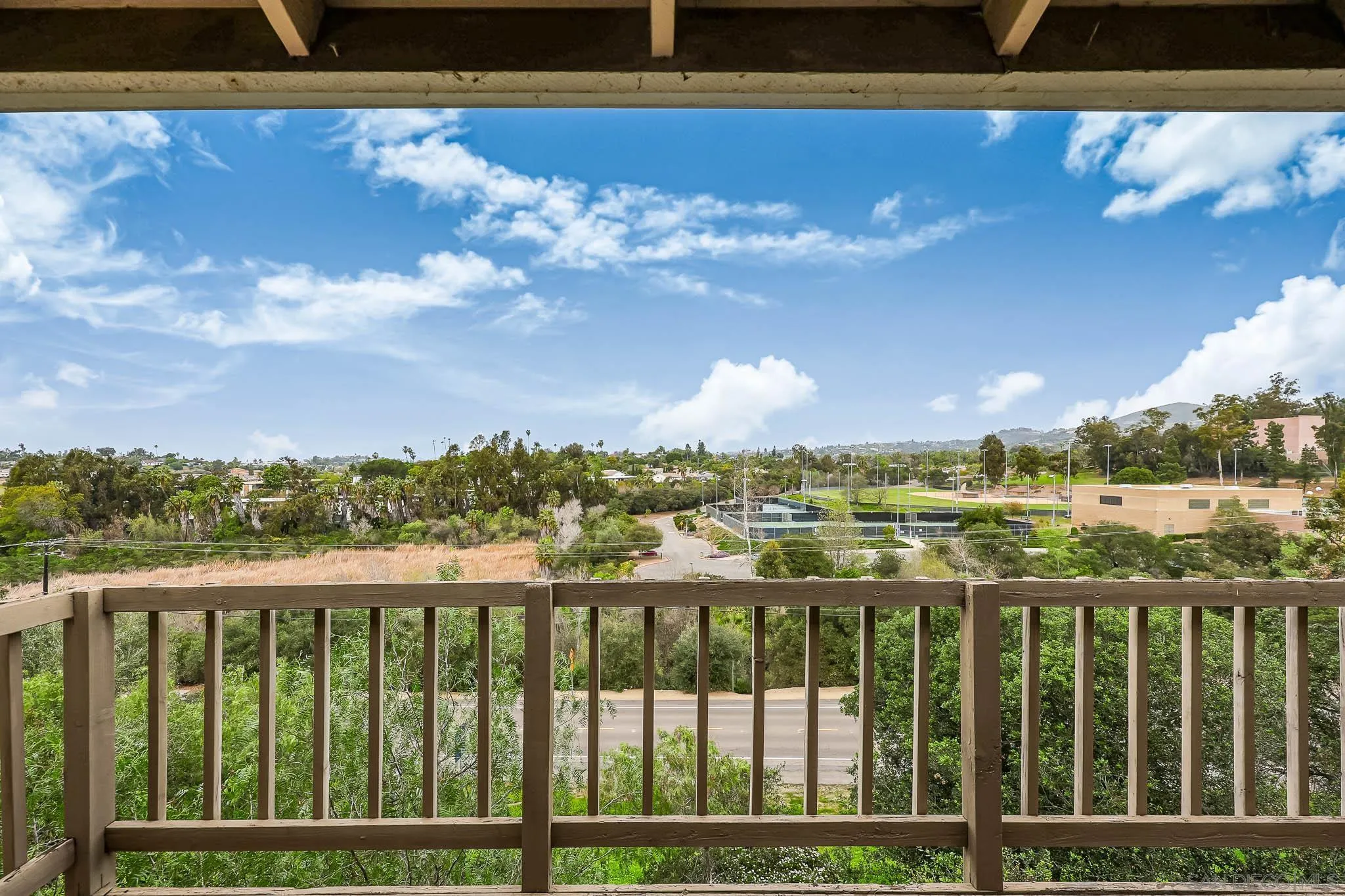 https://cdn.realtyfeed.com/cdn/127/260004385/766467574d94d0cad17f21e5ef516e96.webp