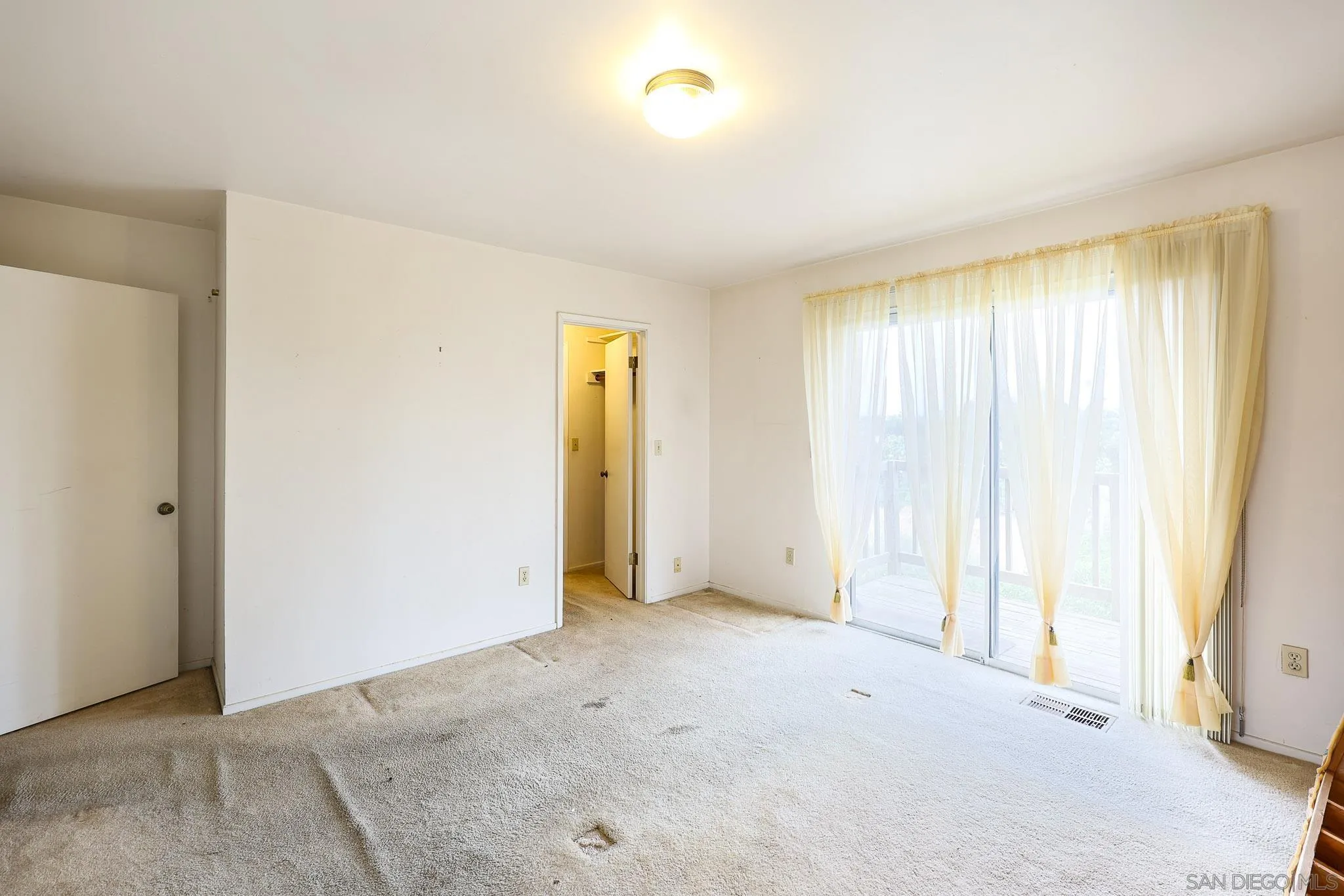 https://cdn.realtyfeed.com/cdn/127/260004385/f3d3c6f6a93348144b390cd6874dec11.webp