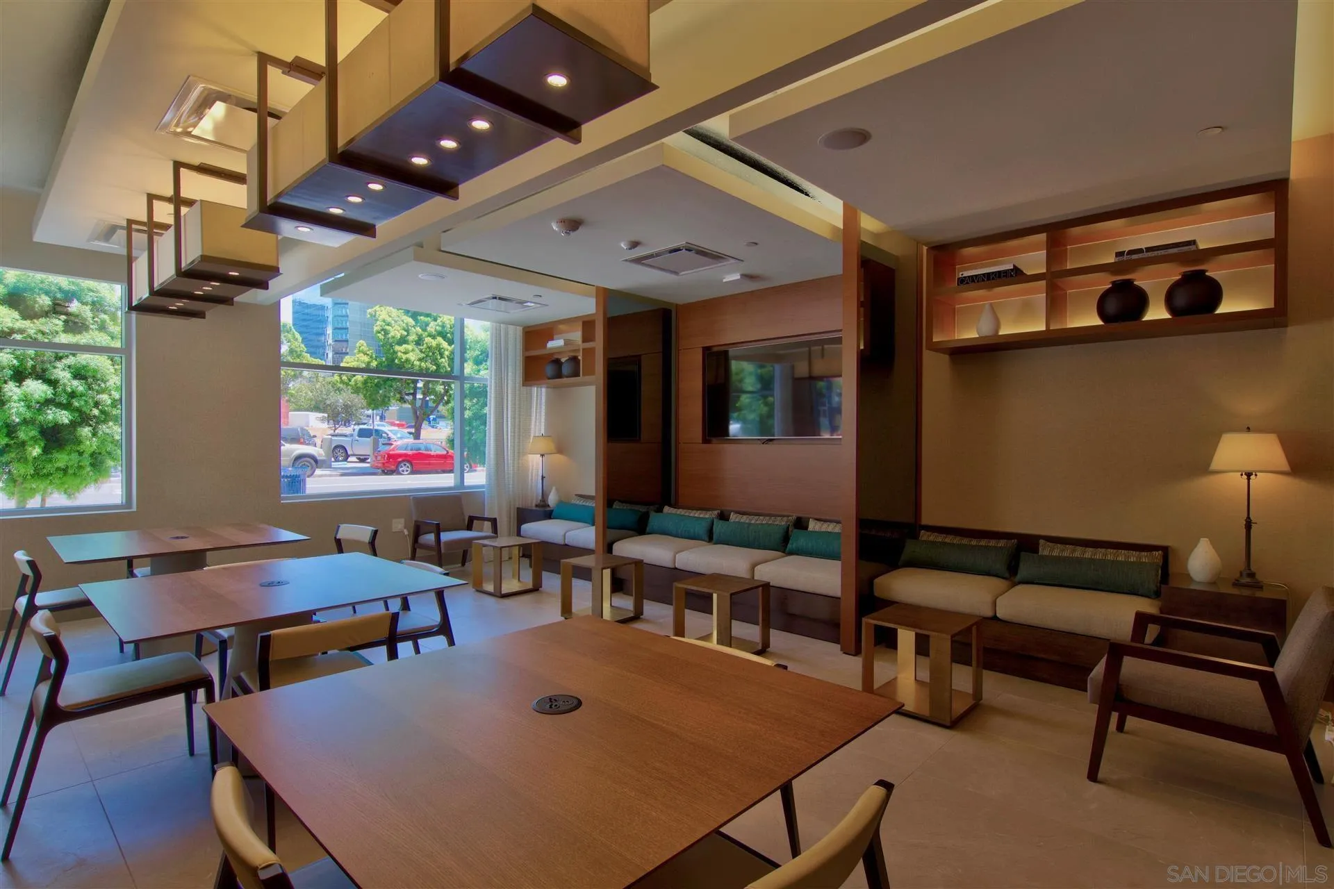 https://cdn.realtyfeed.com/cdn/127/260004388/34c5a8ad23c7bd567bf1095fb04c216e.webp