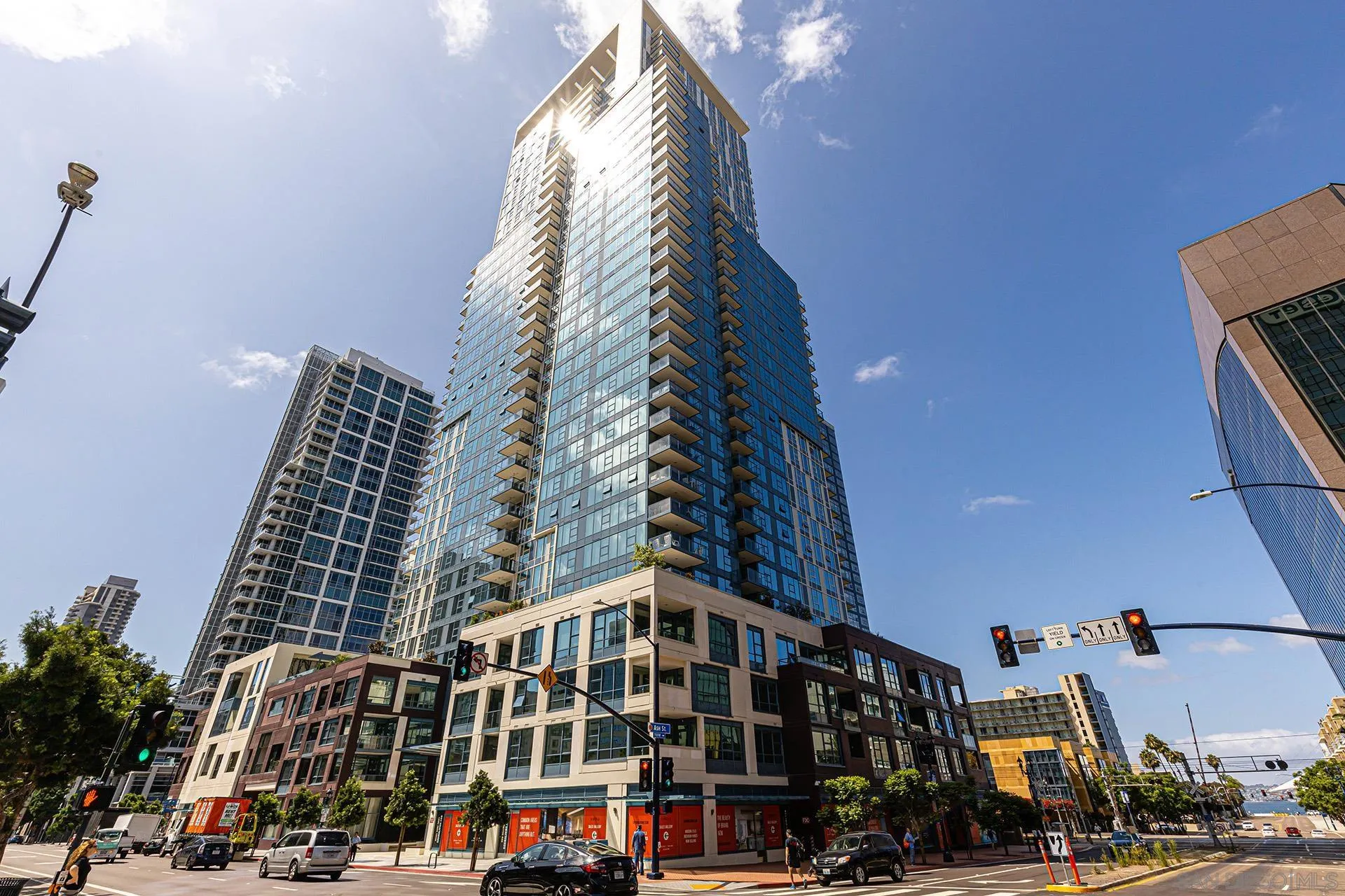 https://cdn.realtyfeed.com/cdn/127/260004388/aeffeb40c55d9da575e33573211438c6.webp
