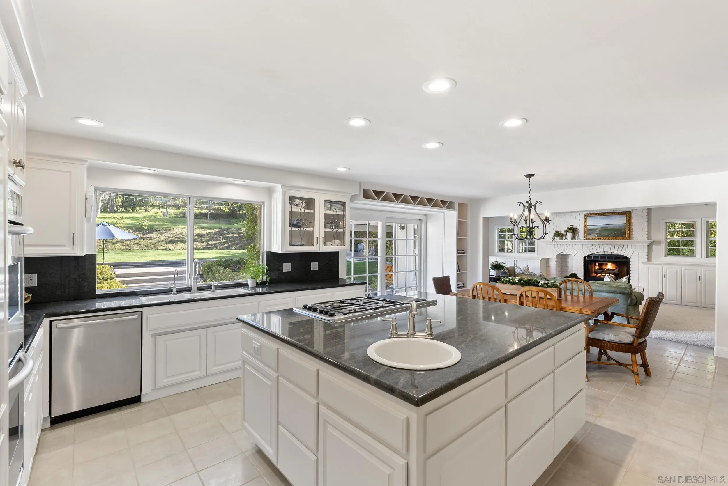 https://cdn.realtyfeed.com/cdn/127/260004389/831226416975f39b30621cccffcc5d51.webp