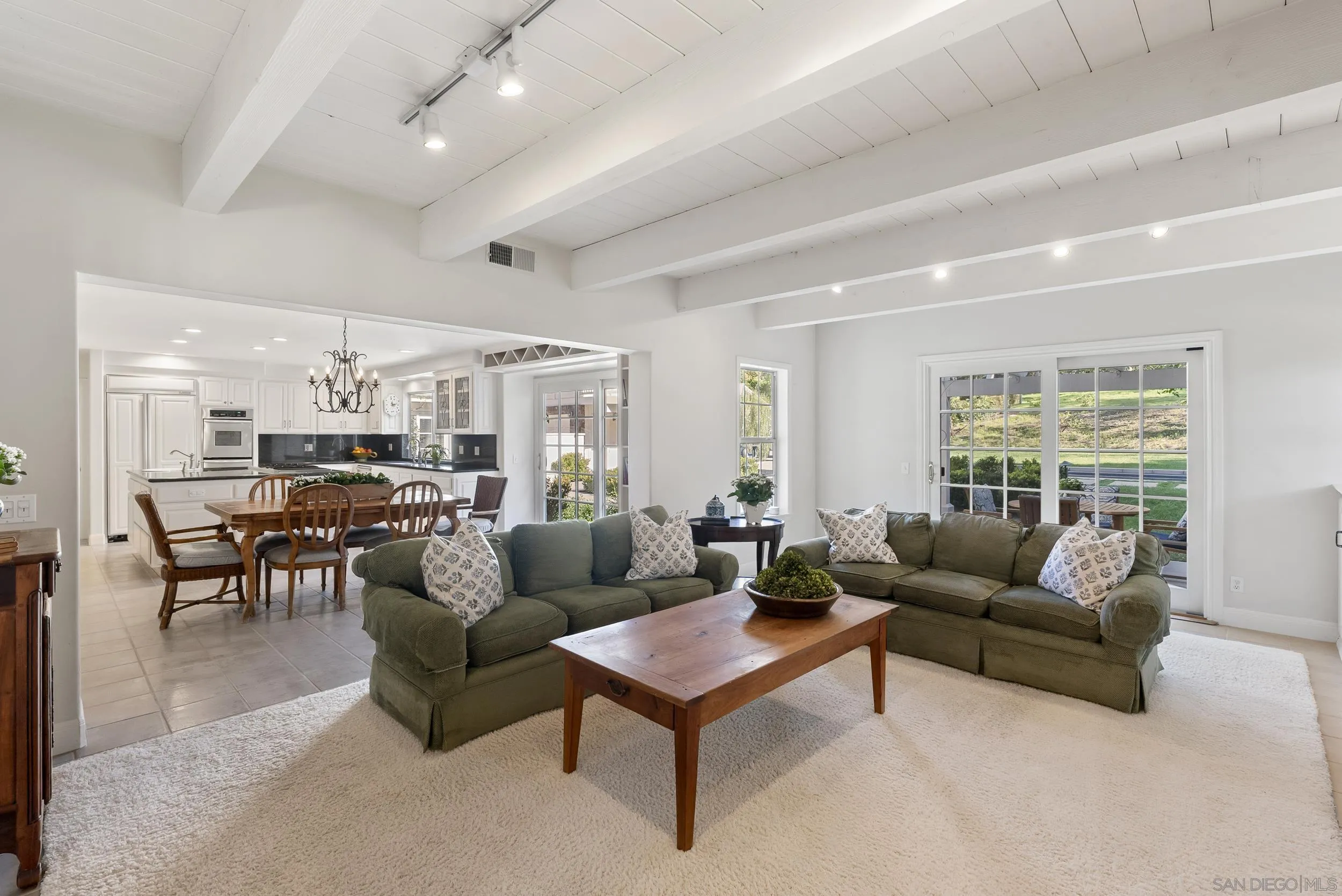 https://cdn.realtyfeed.com/cdn/127/260004389/8e0964b8fc588adbba53d83a41663a5d.webp