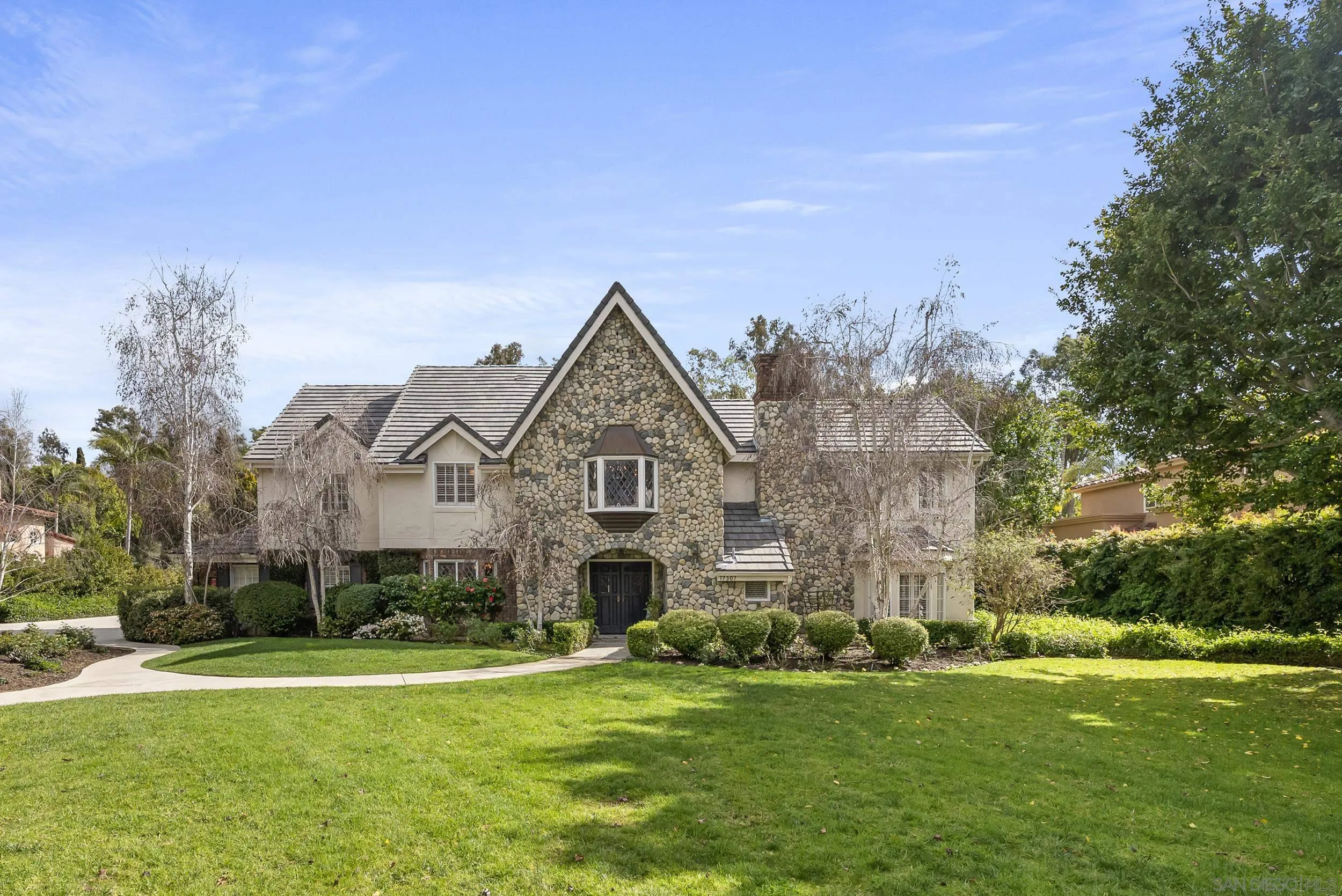 https://cdn.realtyfeed.com/cdn/127/260004389/cd55528e88ad3bc02375f0ae08acb2ca.webp